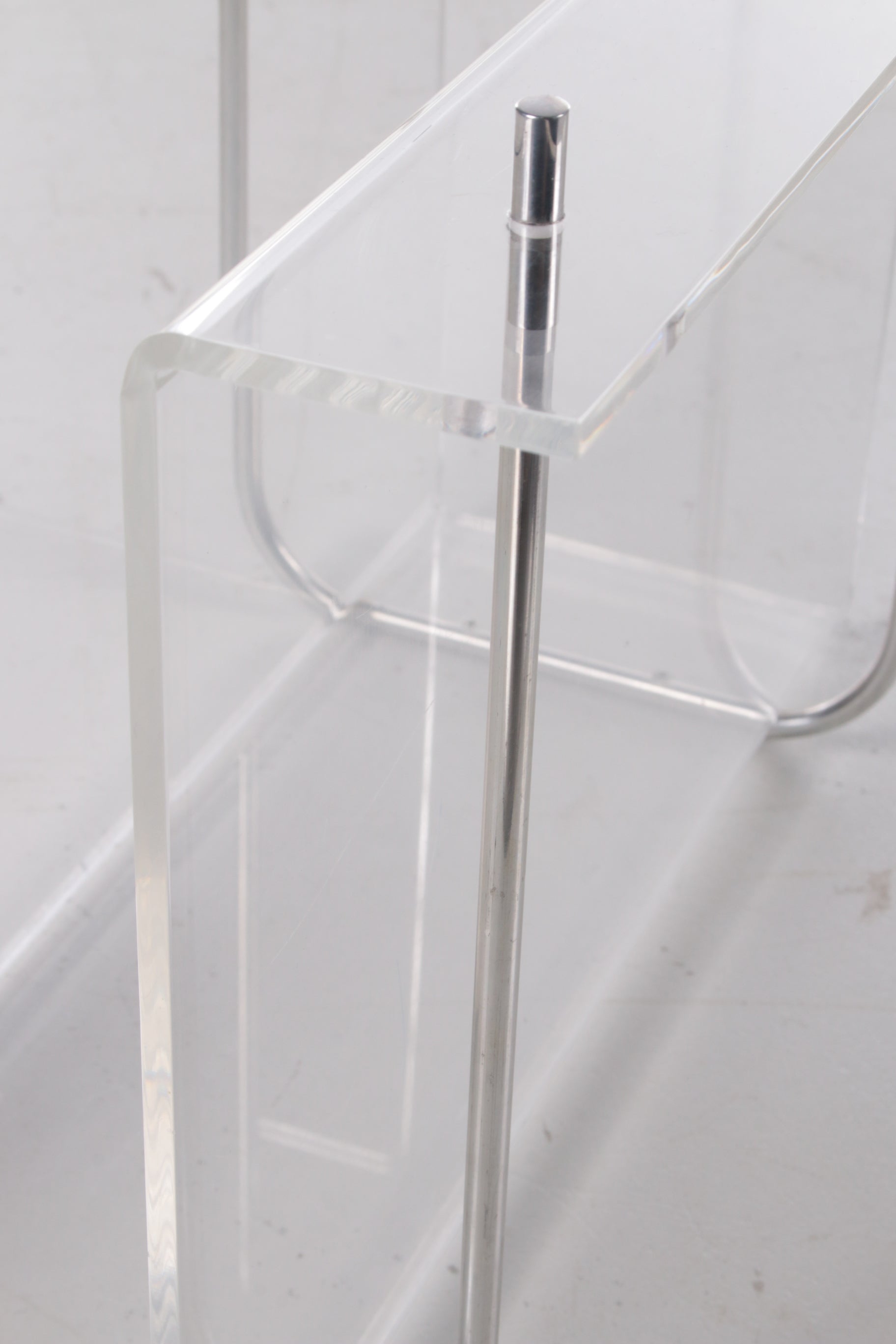 Plexiglas Magazijnrek met metalen accenten,1