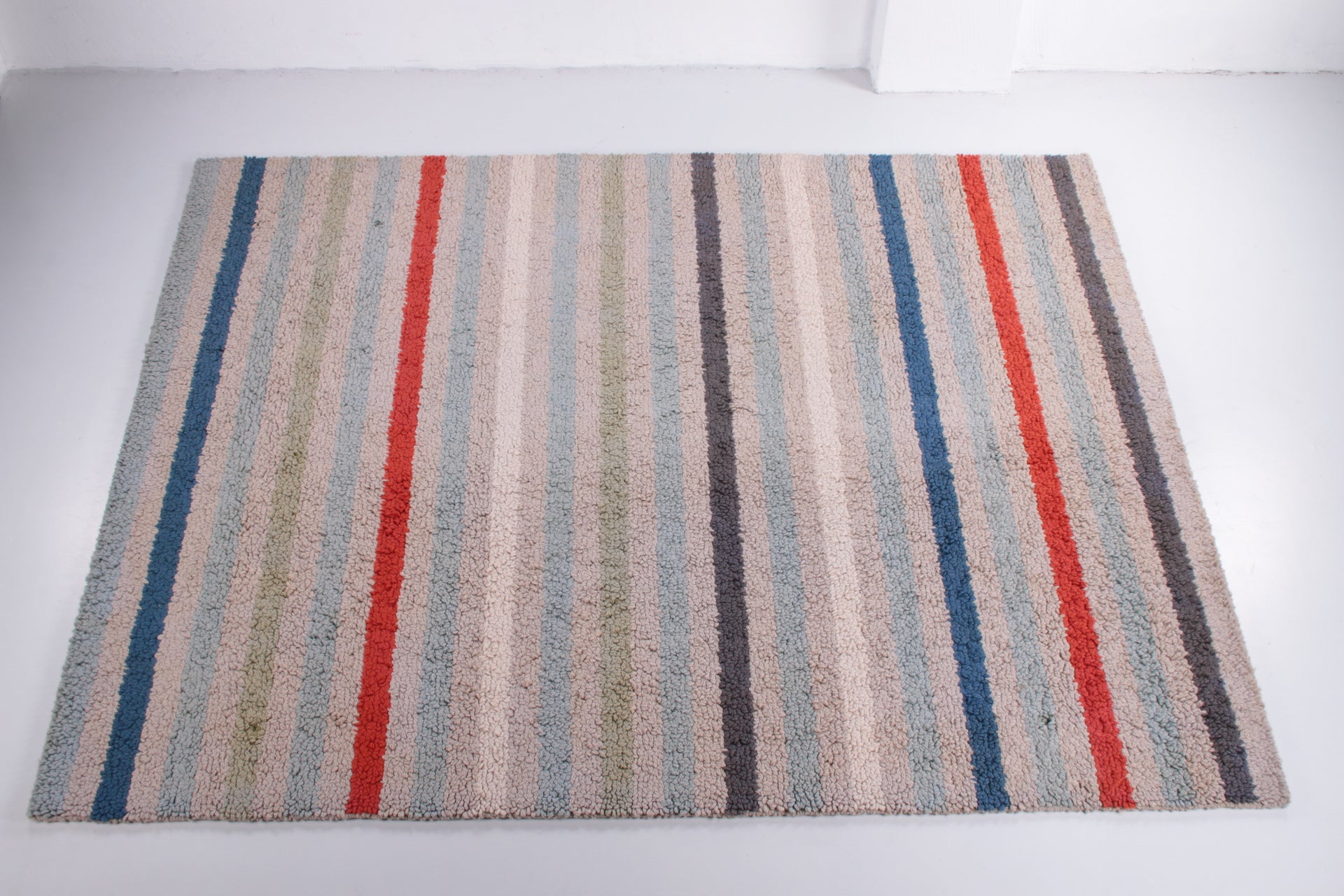 Tapijt Danskina Handgeknoopt gemaakt van 100 procent wol.