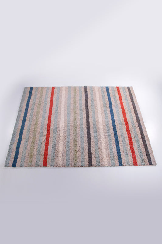 Carpet Danskina Hand knotted made of 100 percent wool.