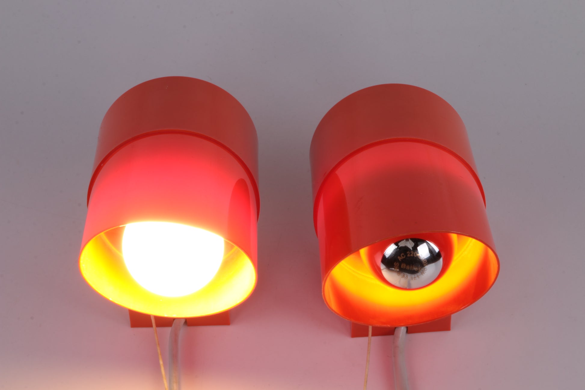 Set oranje Wandlampjes ontwerp van Svend Middelboe gemaakt door Fog en Morup