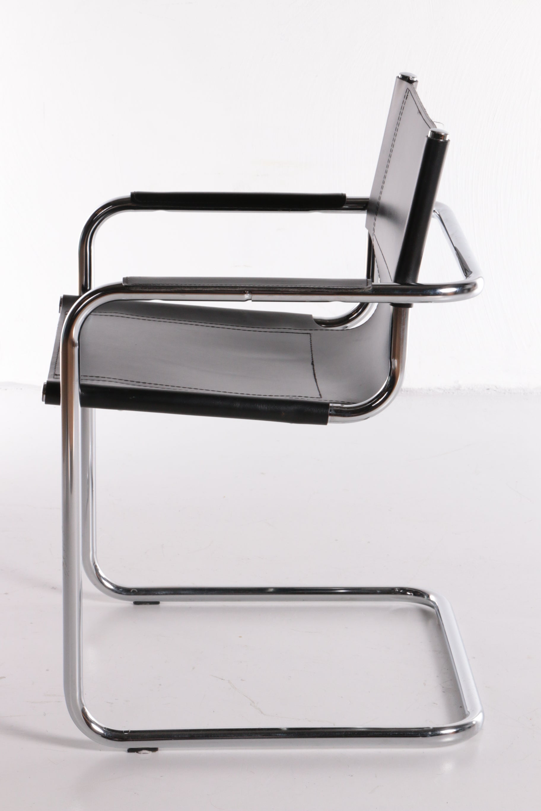 Vintage Set van 6 Buisframe stoelen in de stijl van Mart Stam.