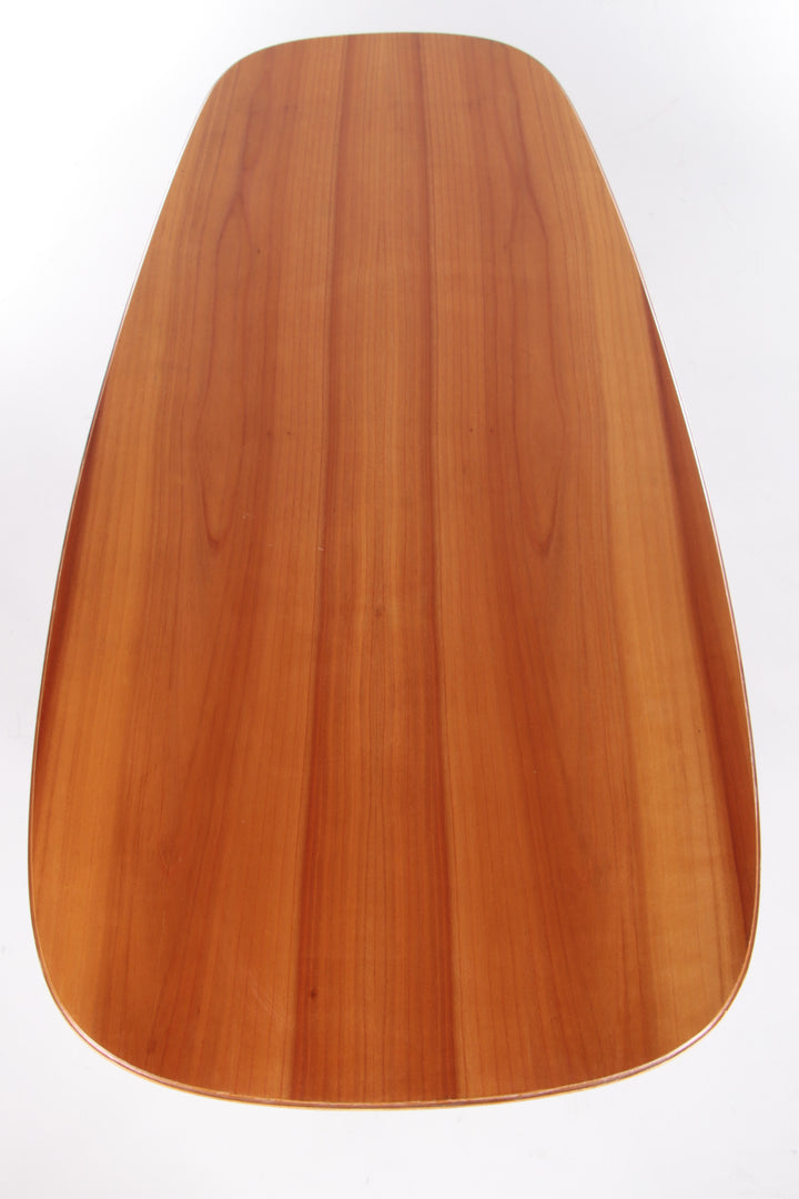 Vintage Salontafel met 3 poten en messing details Scandinavie.