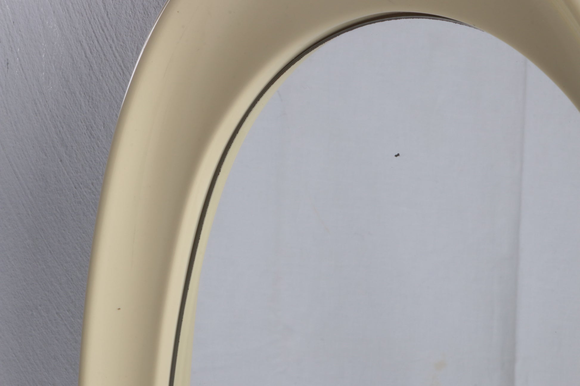 Grote witte ovale Wandspiegel Cattaneo detailfoto