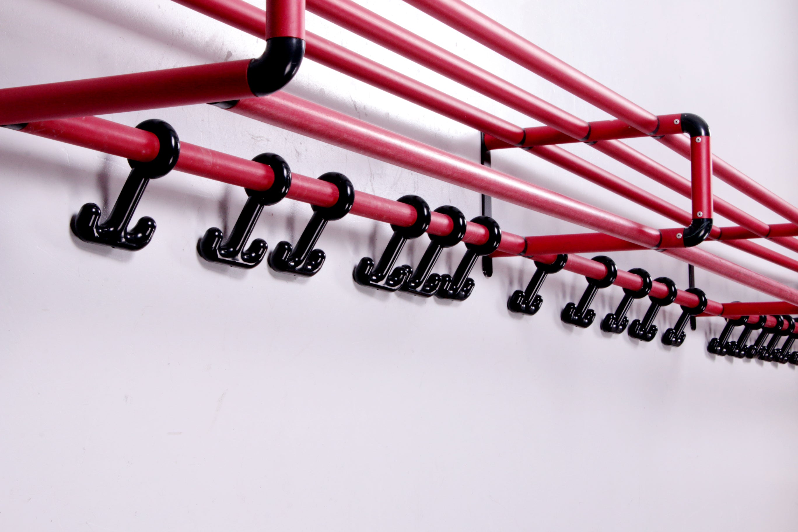 Mega Lange Wandkapstok Spage Age De lengte is 3,50 meter,1970s