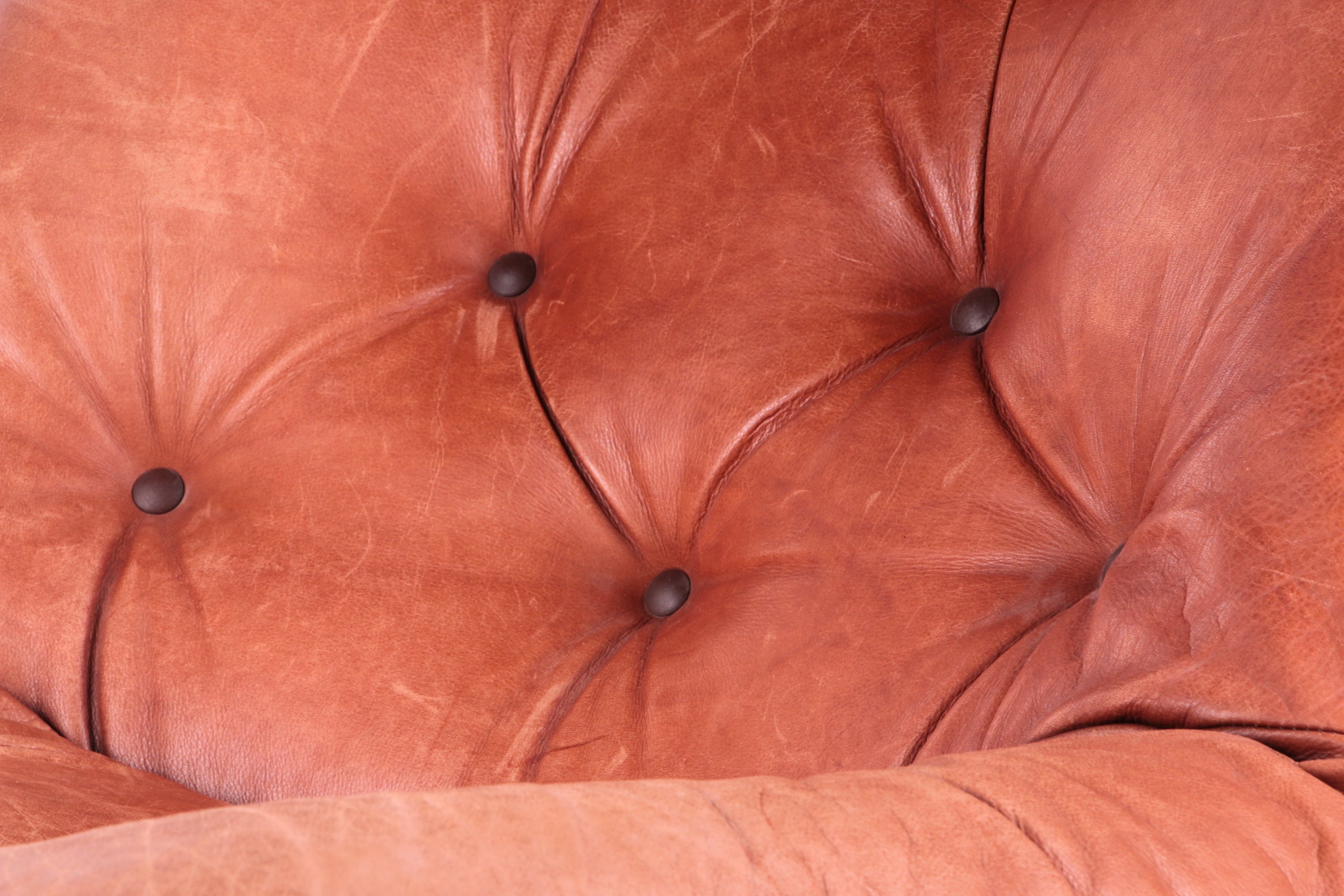 Vintage Braziliaanse Fauteuil met Gognackleur leren zitkussen,70s.