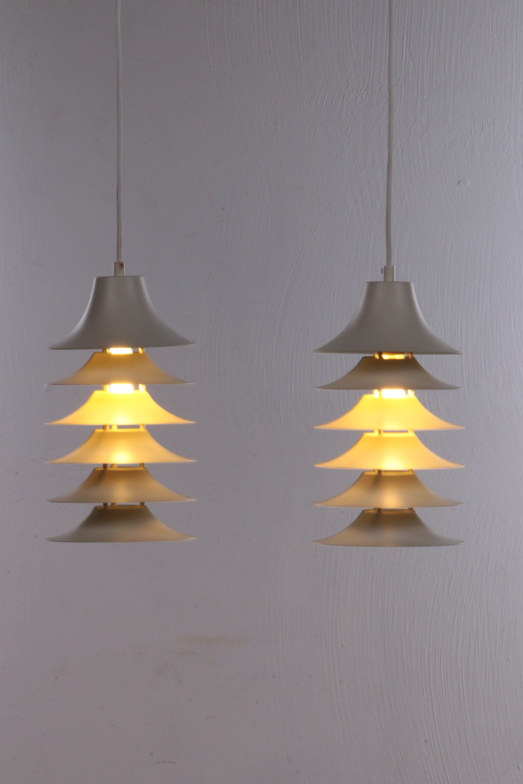 Vintage set van 2 Hanglampen ontwerp van Jorgen Gammelgaard,1970 denemarken.