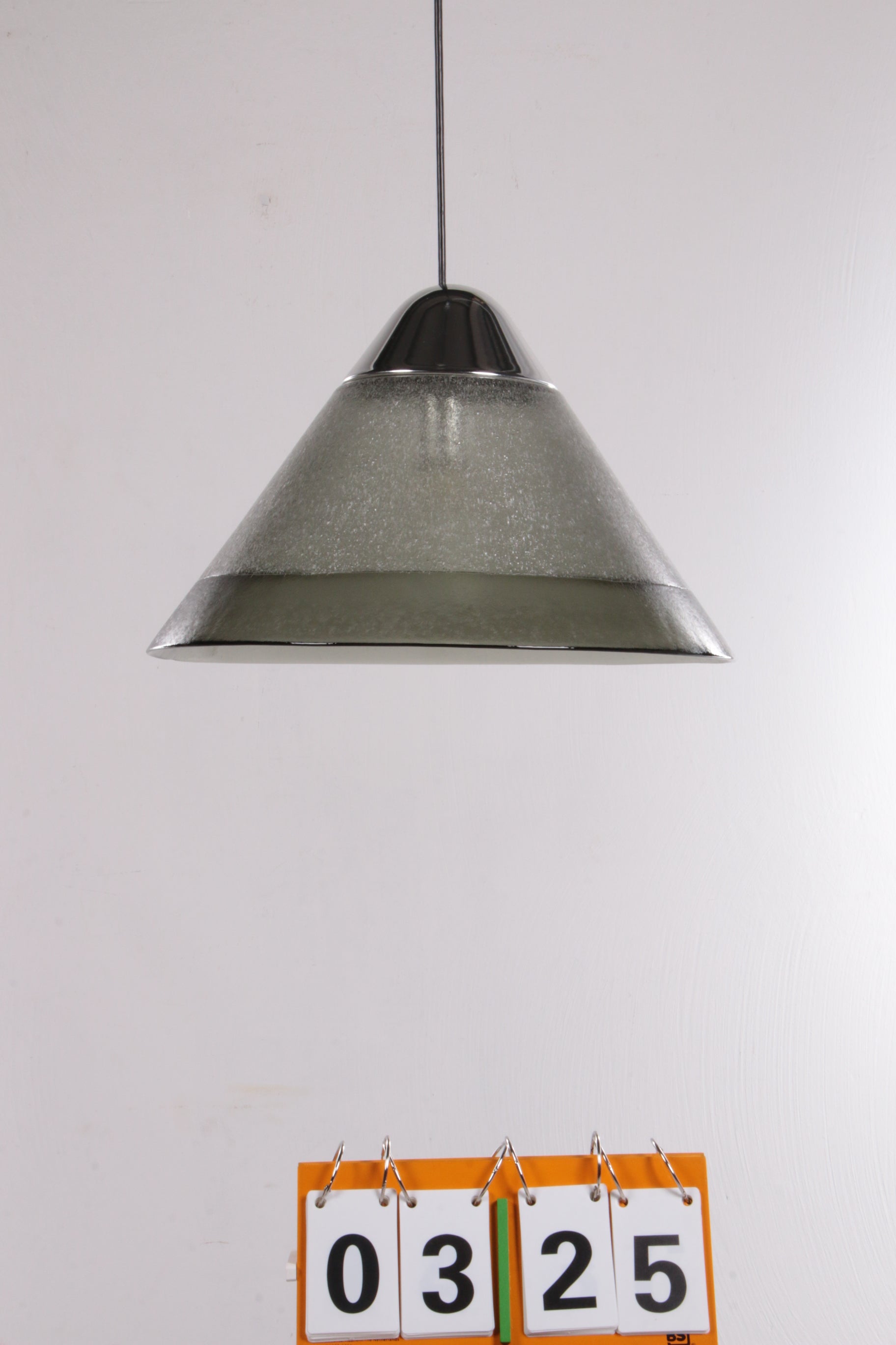 https://timeless-art.shop/products/vintage-hanglamp-ontwerp-van-peil-putzler-jaren70
