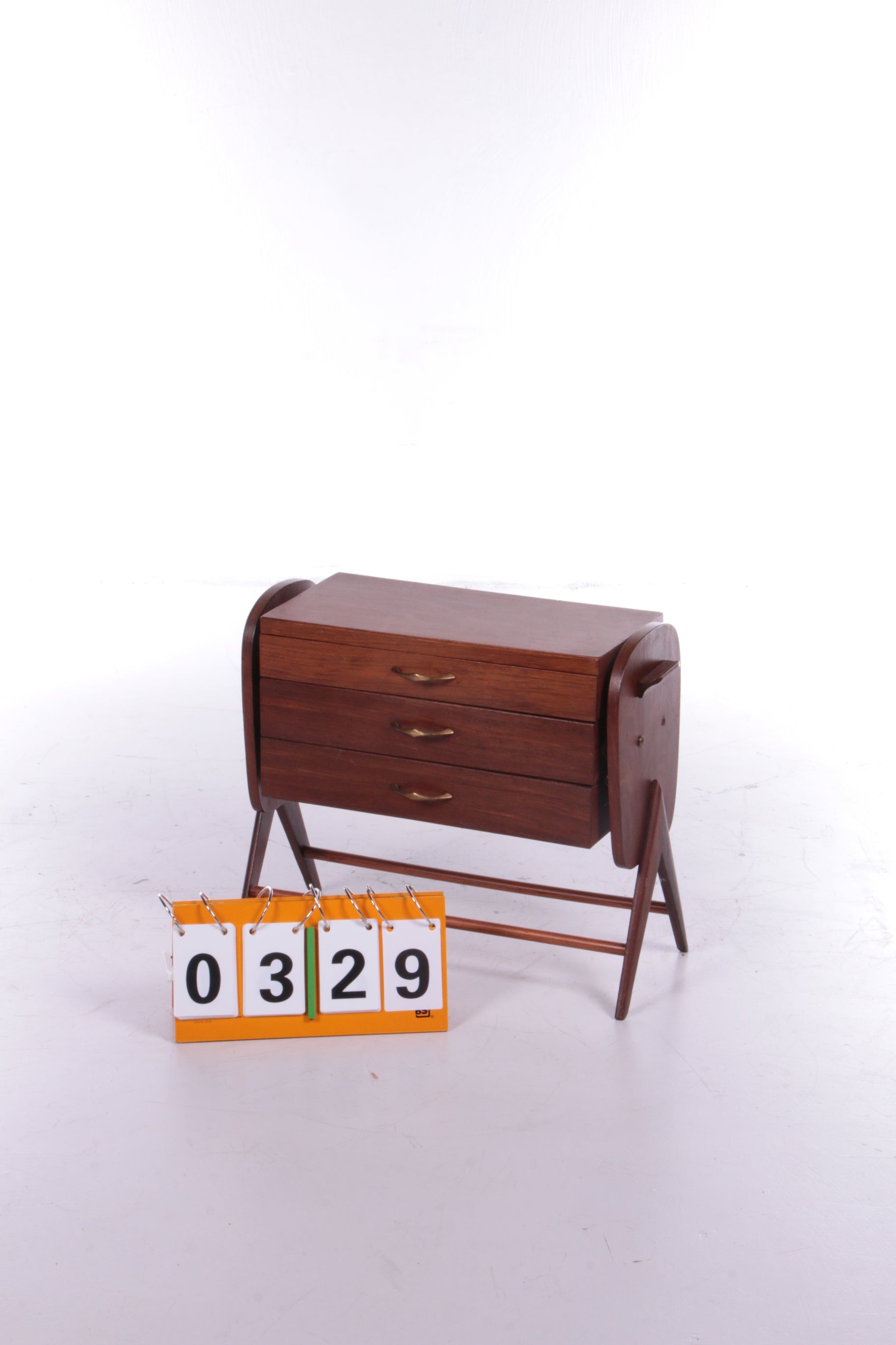 Vintage teak houten Naaibox/bijzettafel,1960 Nederlands