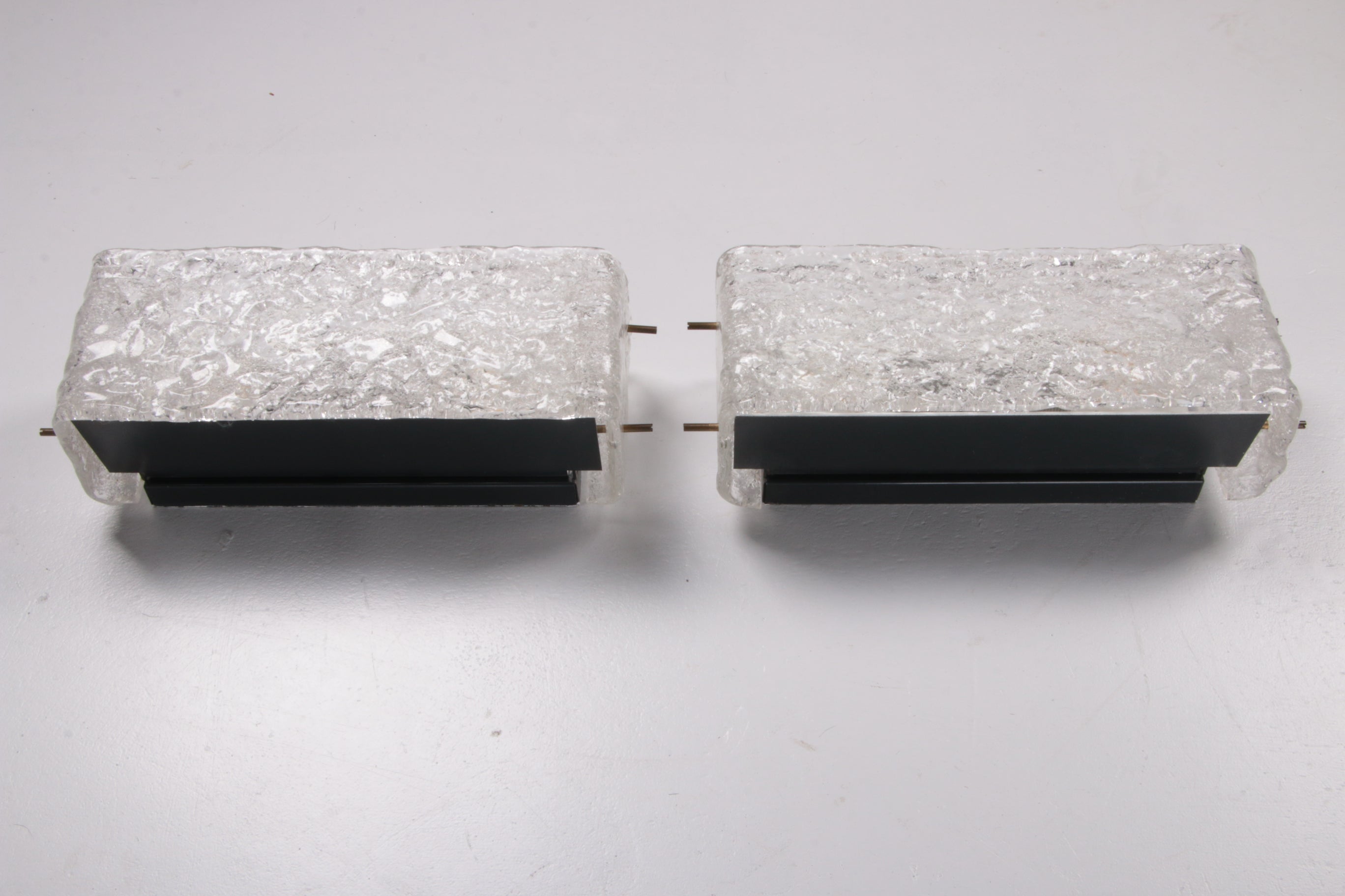 Vintage Set van 2 Kalmar Wandlampen met ijsglas,1960 Duitsland