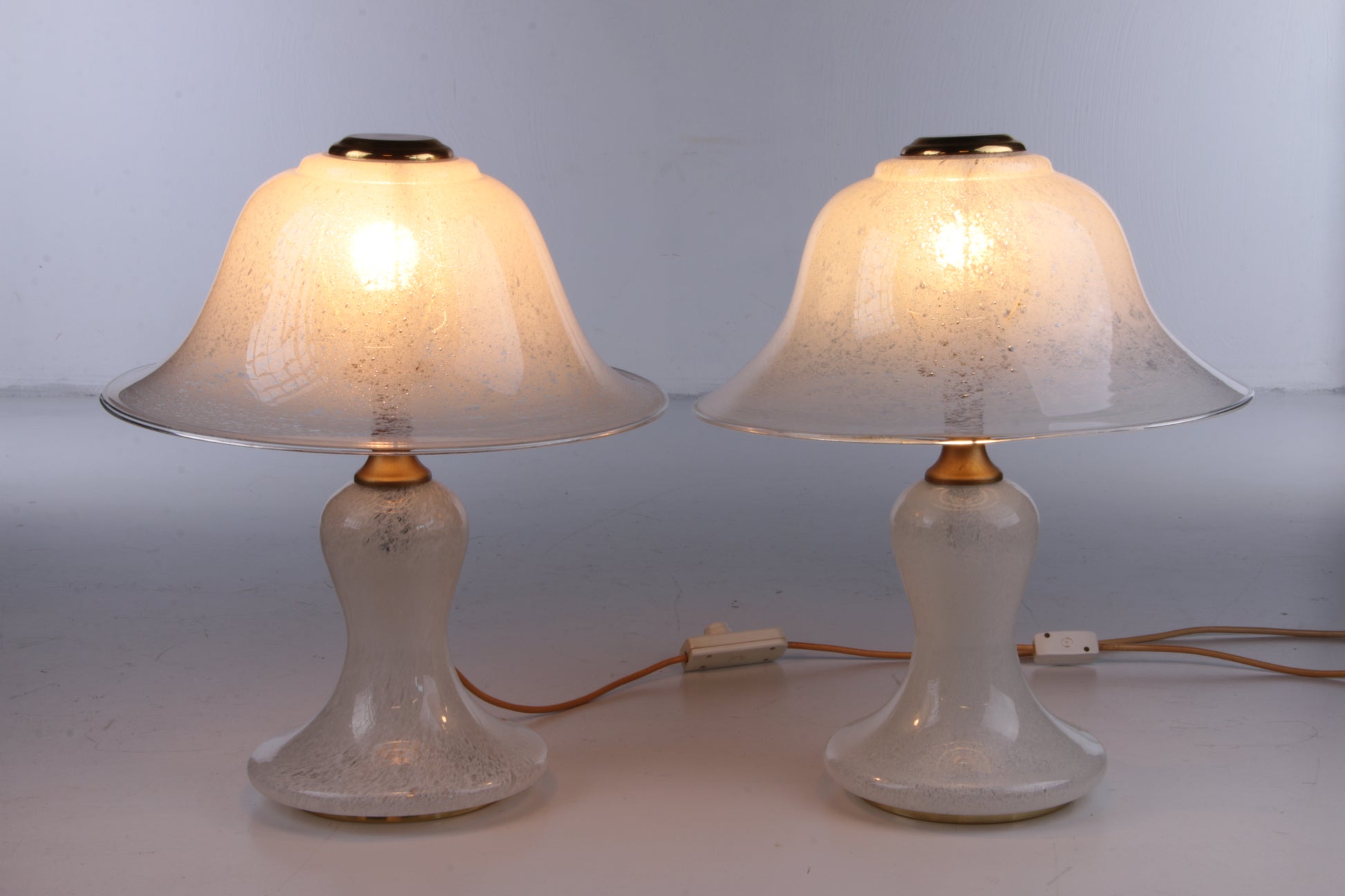 Vintage Set van 2 Doria Tafellampen van Mondgeblazen glas,1970 Duitsland.