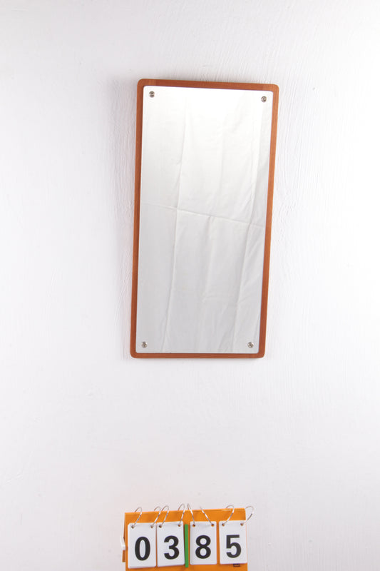 Mooie Grote Deense spiegel op een teak houten ondergond vast gemaakt 1960s