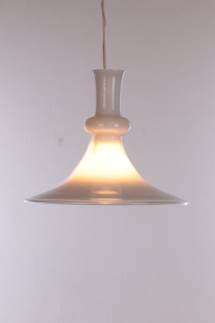 Witte mondgeblazen opaline glazen hanger van Michael Bang voor Holmegaard, Denemarken, jaren 80
