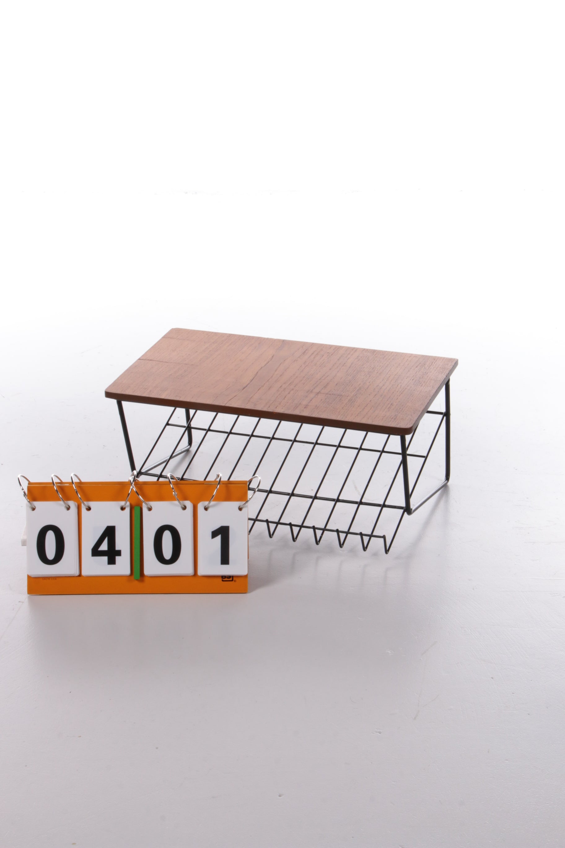 Vintage magazijnrek gemaakt van metaal en Hout jaren60.