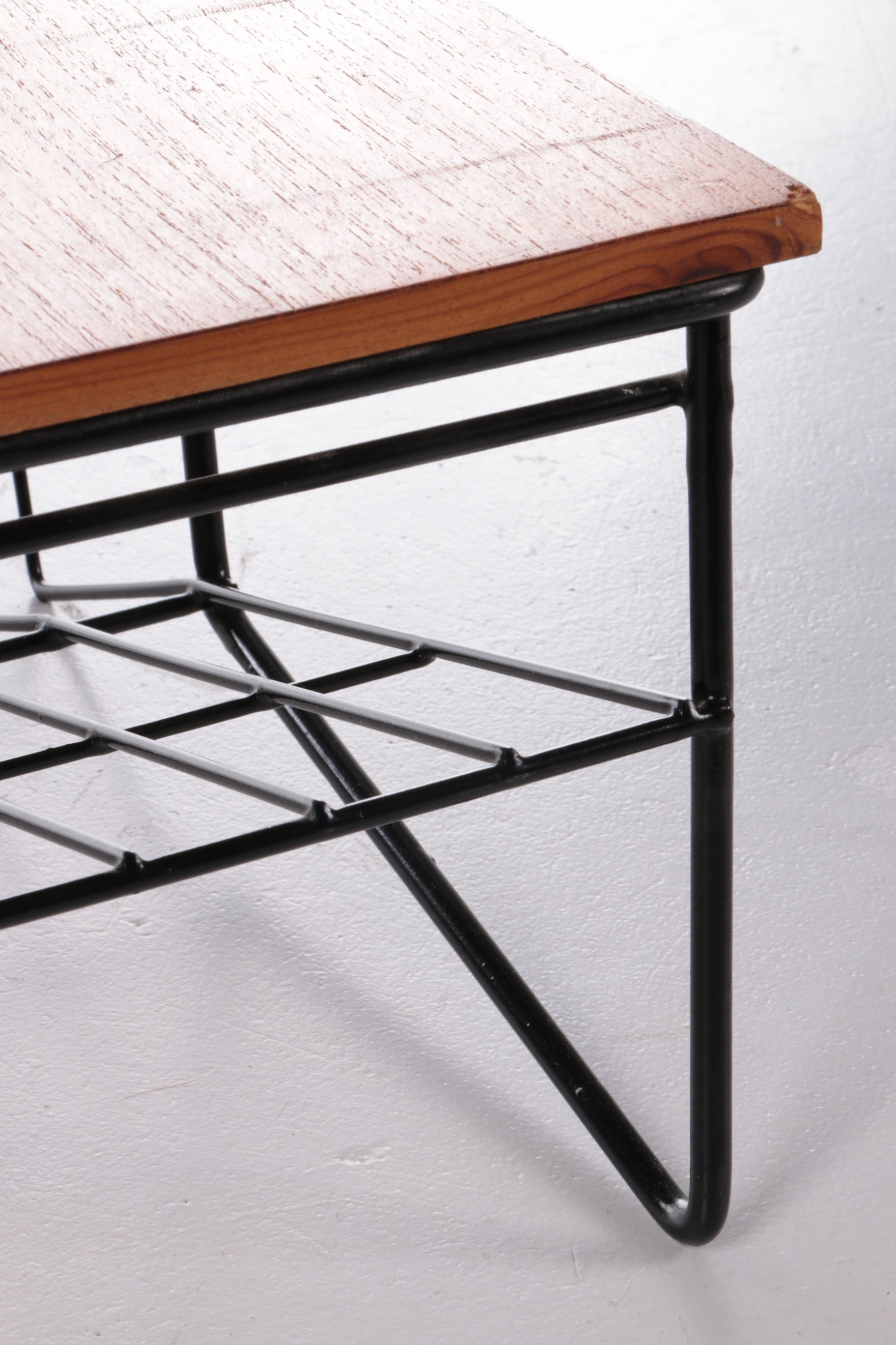 Vintage magazijnrek gemaakt van metaal en Hout jaren60.