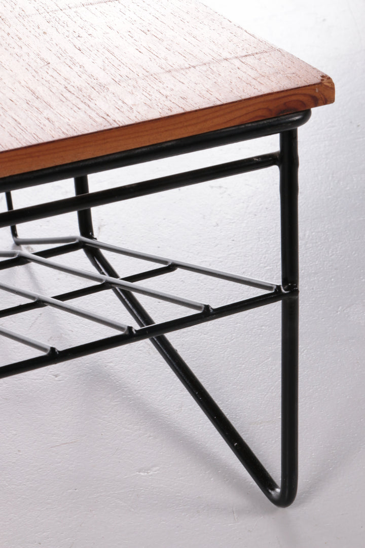 Vintage magazijnrek gemaakt van metaal en Hout jaren60.