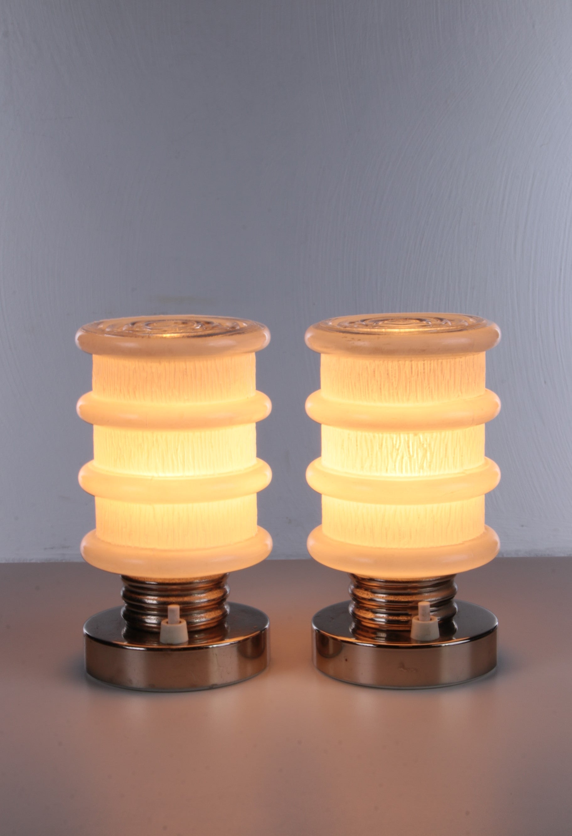 Vintage Set tafellampjes chrome en witglas,1970 Duitsland