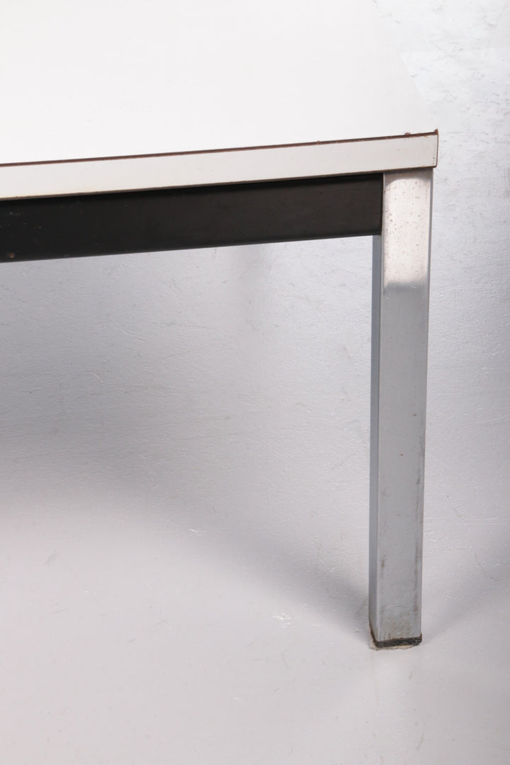 Martin Visser salontafeltje model TZ 56 7K gemaakt door 't Spectrum