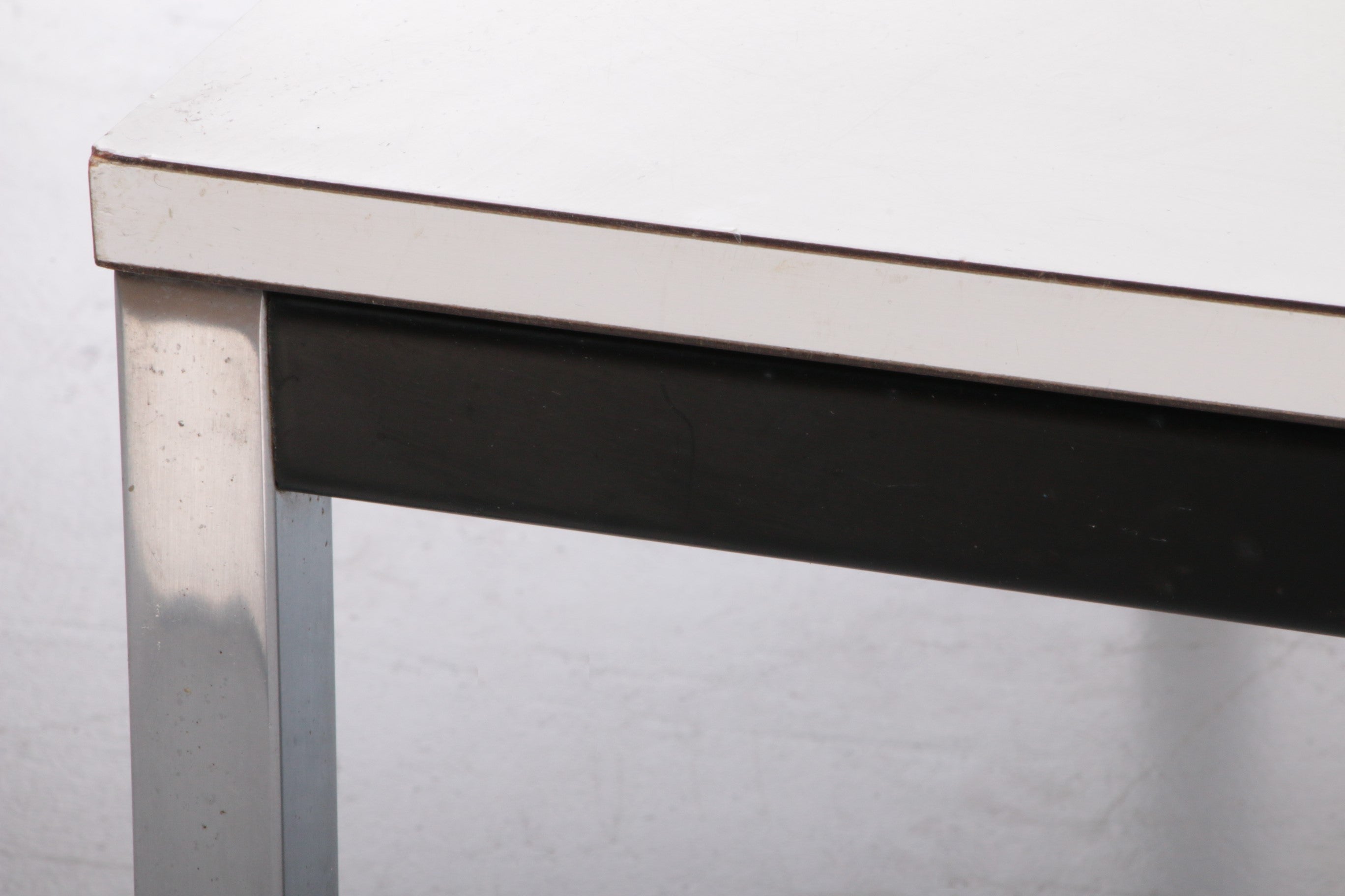 Martin Visser salontafeltje model TZ 56 7K gemaakt door 't Spectrum