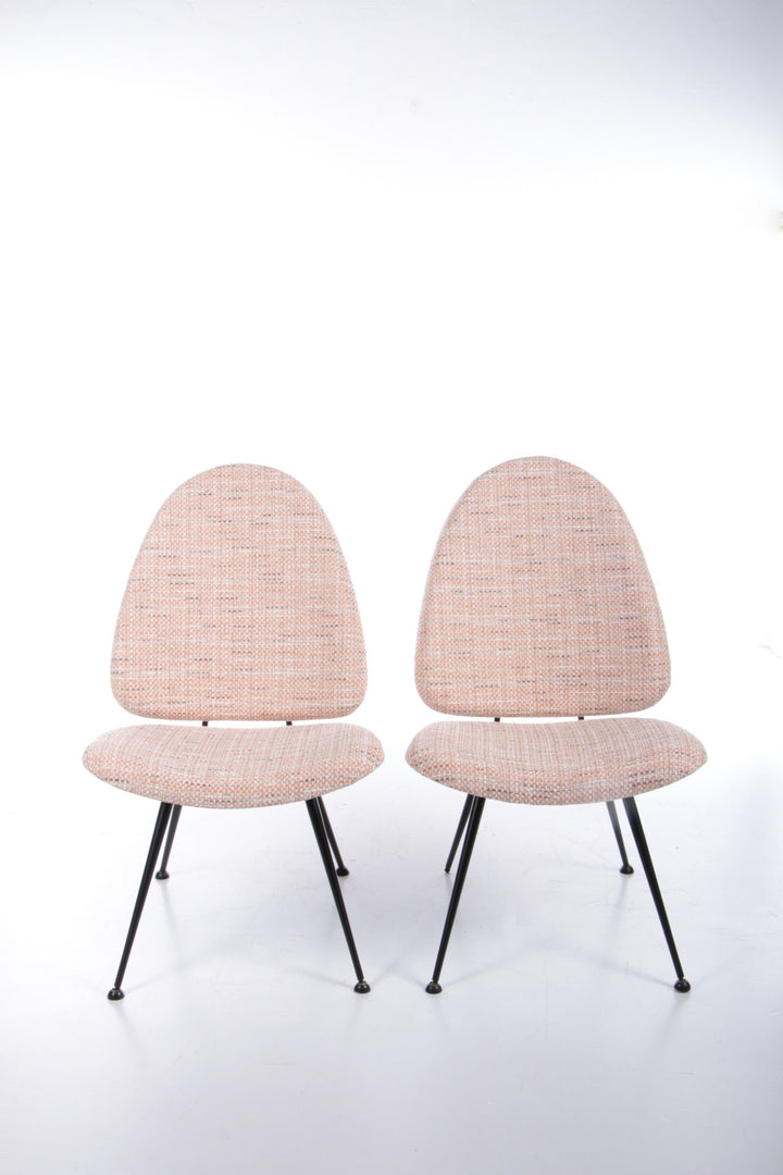 Vintage set stoelen met metalen pootjes,1970