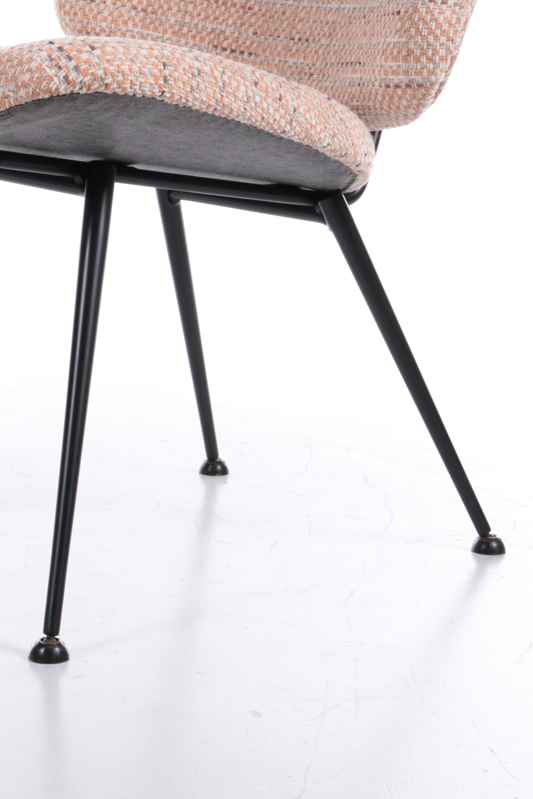 Vintage set stoelen met metalen pootjes,1970