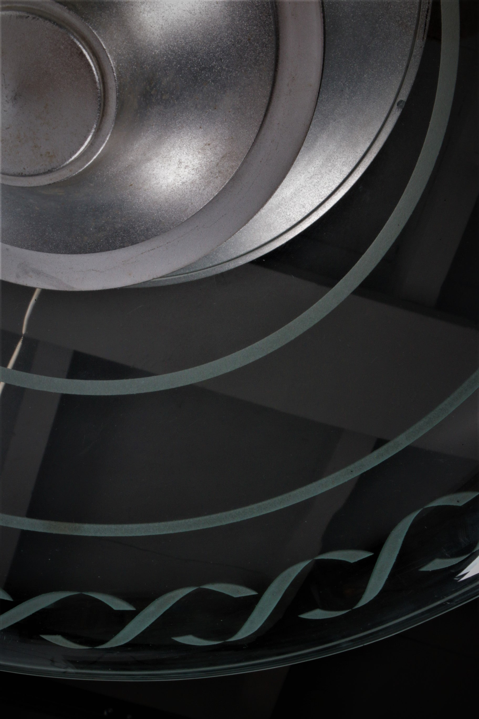 2 Art Deco Grote Hanglampen met geslepen glas Engeland 1930