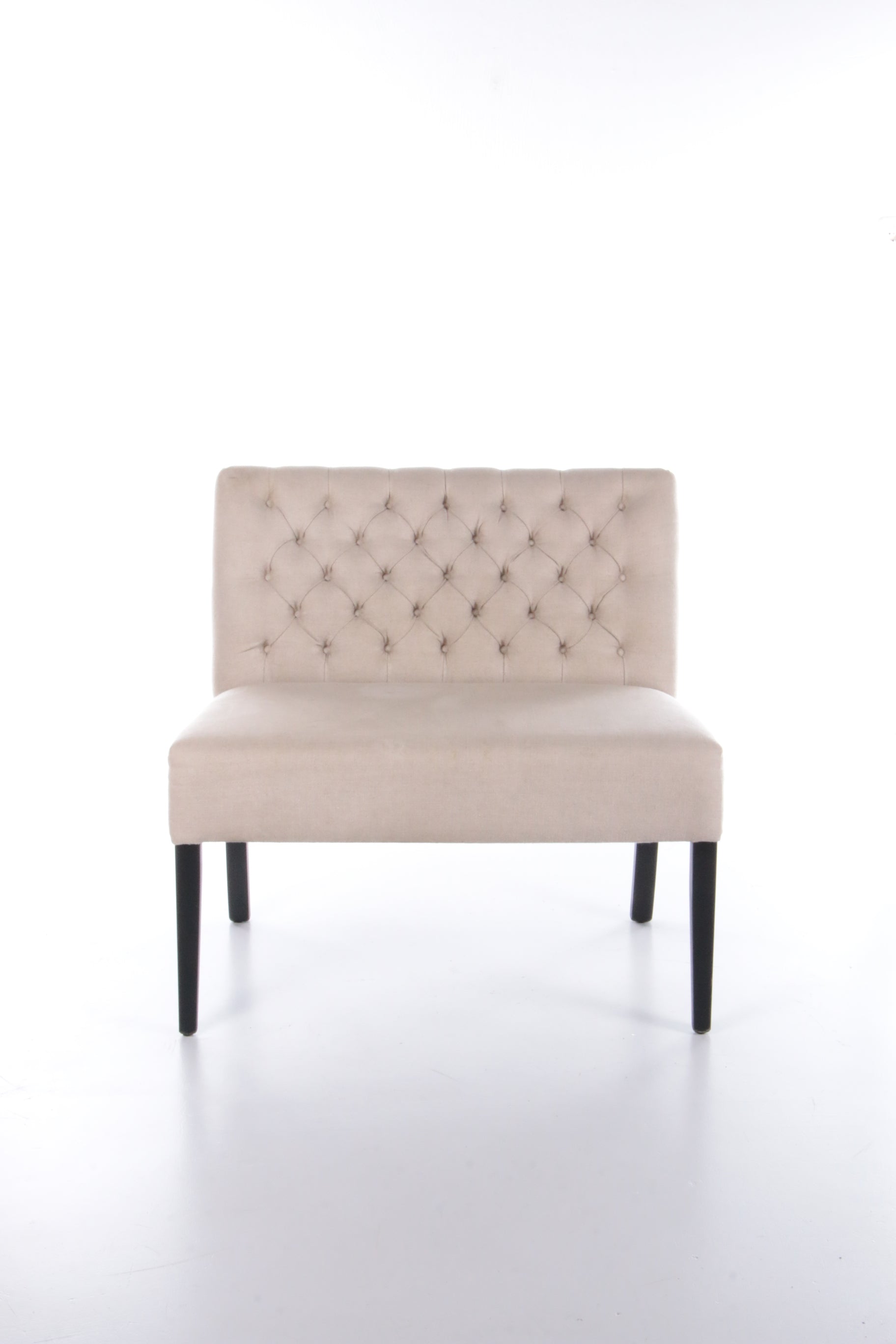 Eetkamerbank met caption van Láuthentique Meubels.