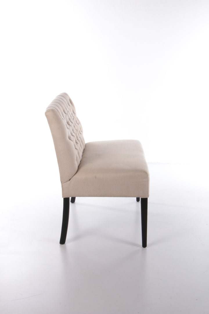 Eetkamerbank met caption van Láuthentique Meubels.