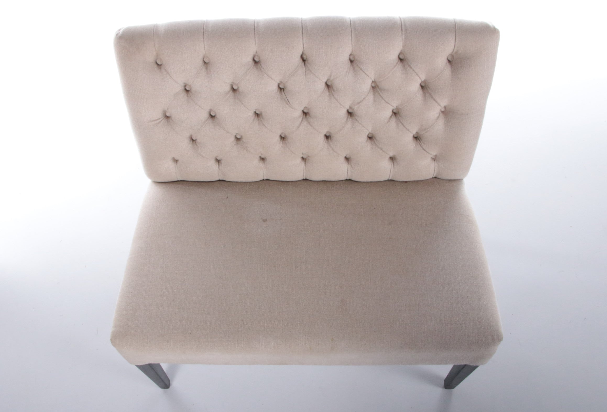 Eetkamerbank met caption van Láuthentique Meubels.