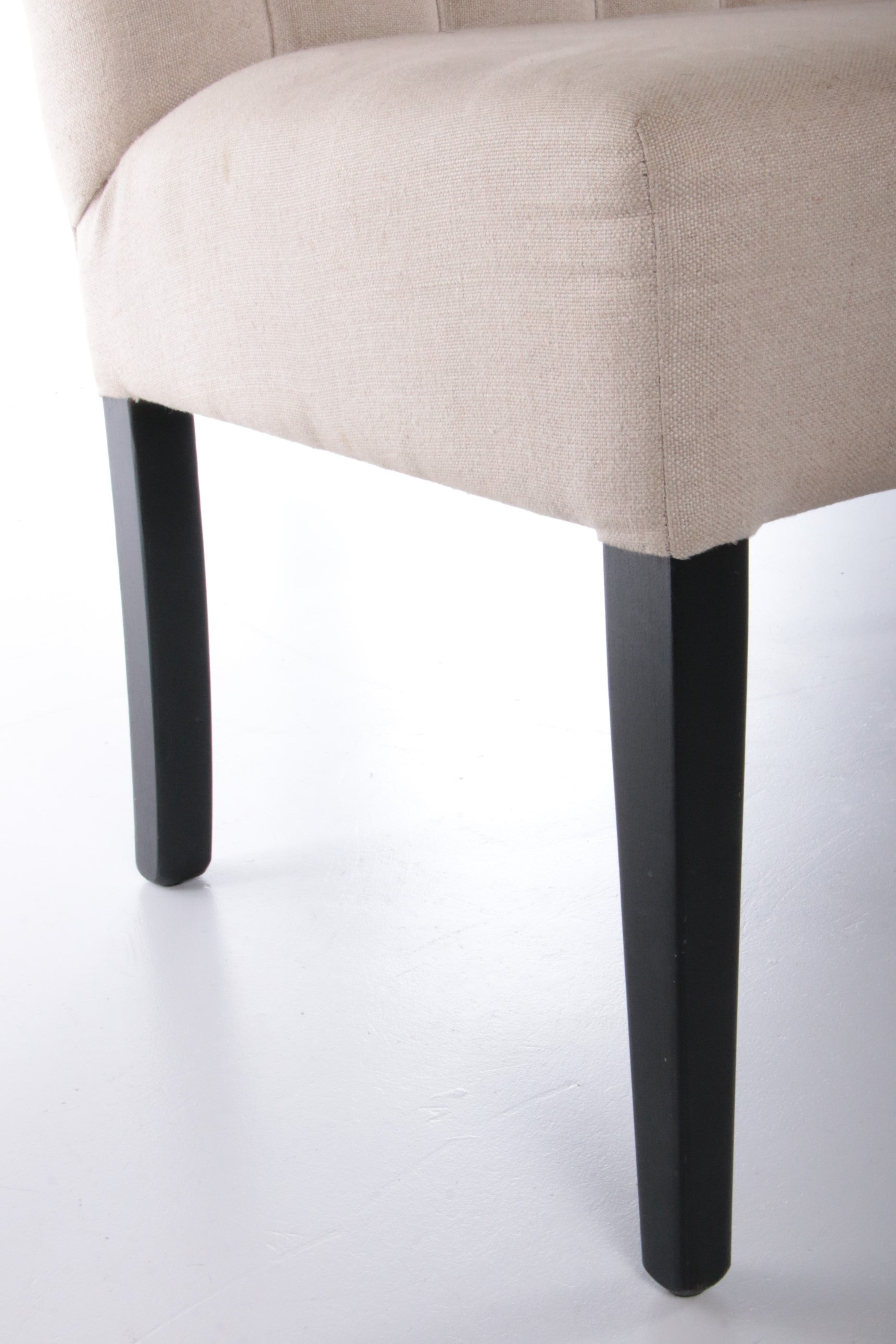 Eetkamerbank met caption van Láuthentique Meubels.