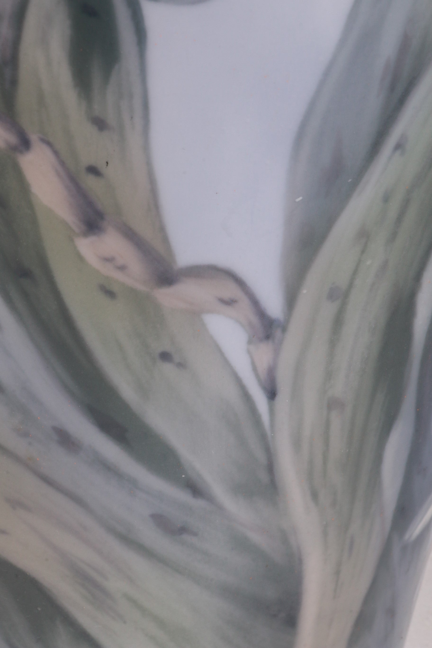 Royal Copenhagen Grote Vaas van porselein beschilderd met de trompetbloem.