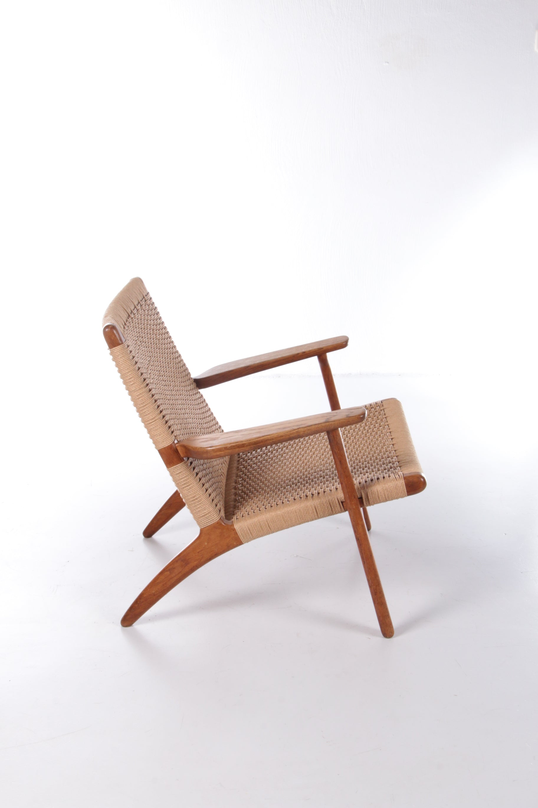 Mid century discount ch25 lounge chair