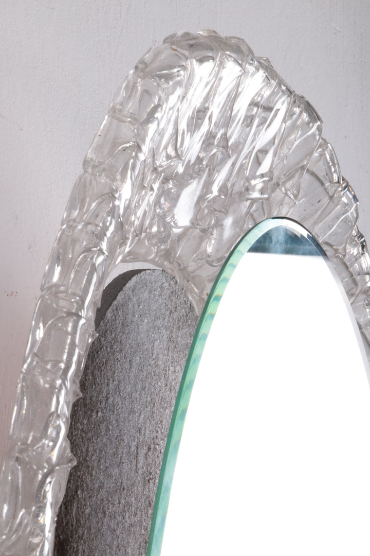 Grote Ovale Plexiglas spiegel met verlichting,1960 Duitsland.
