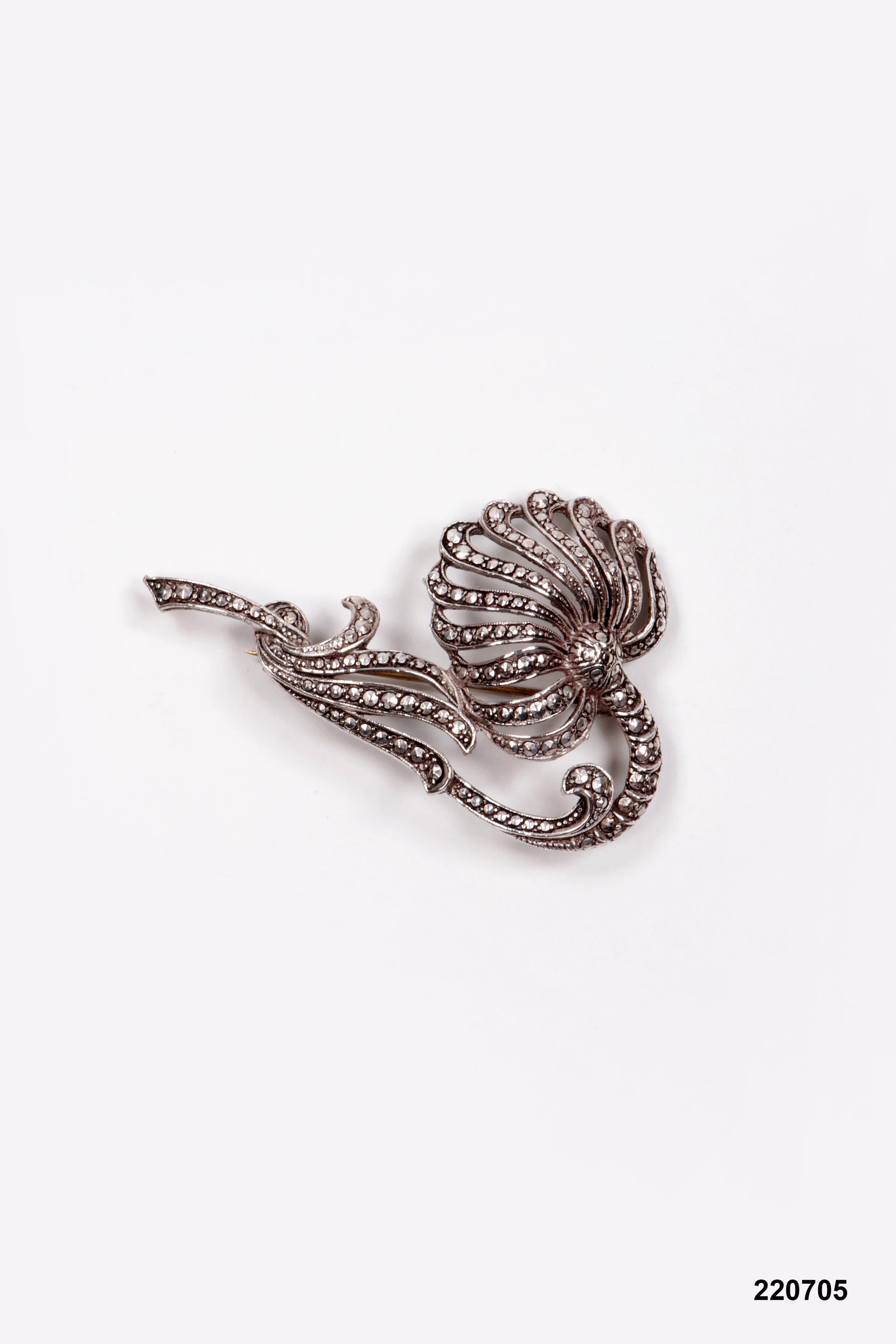 Zilveren broches met strass steentjes