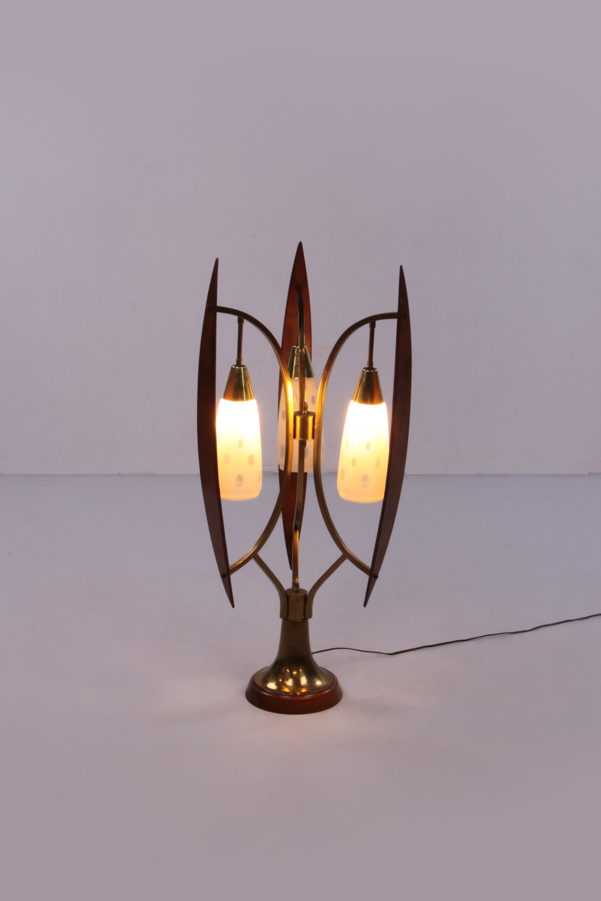 Franse Vloerlamp met melkglas kapjes 1960