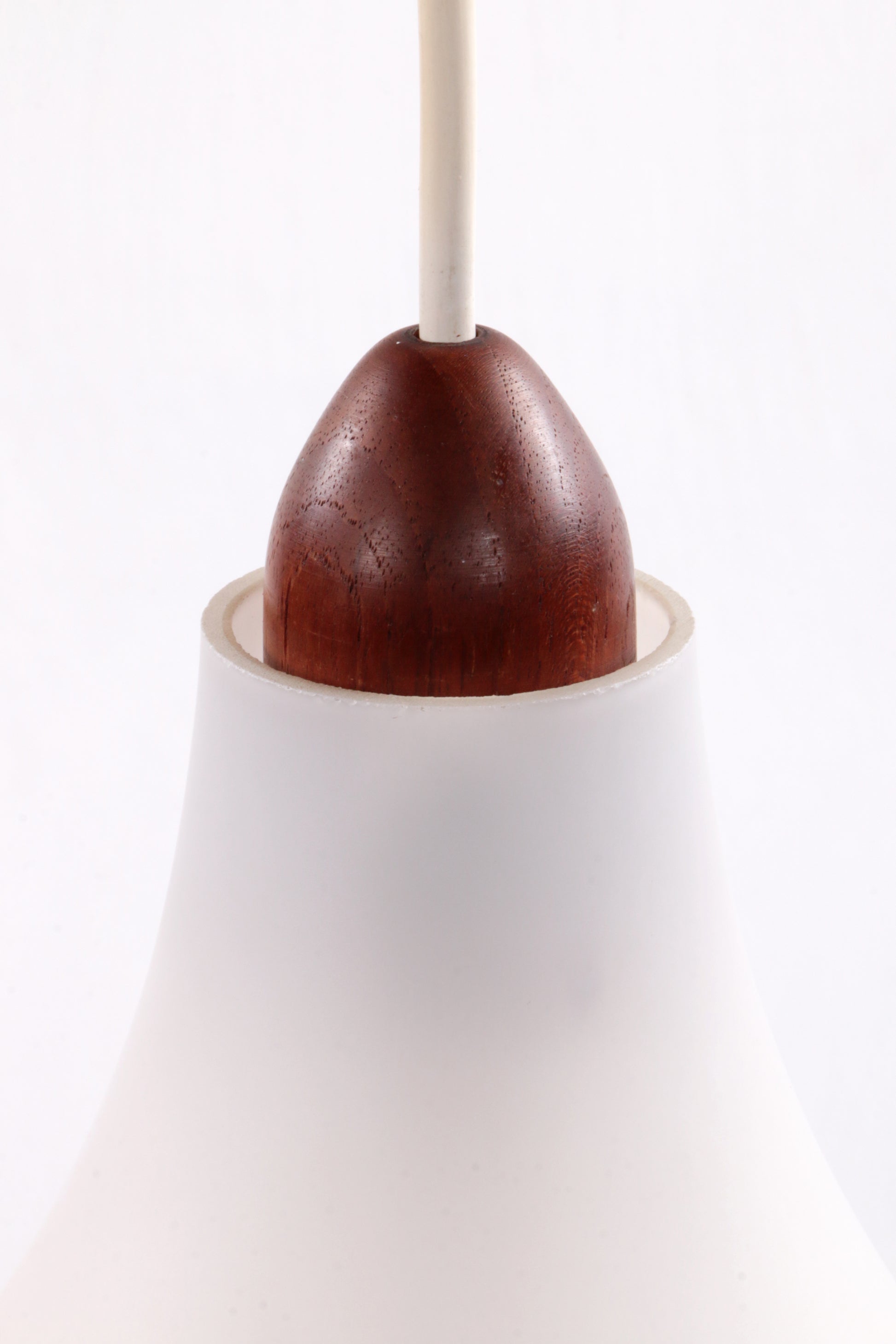 Deense Teakhouten Hanglamp van melkglas,1960