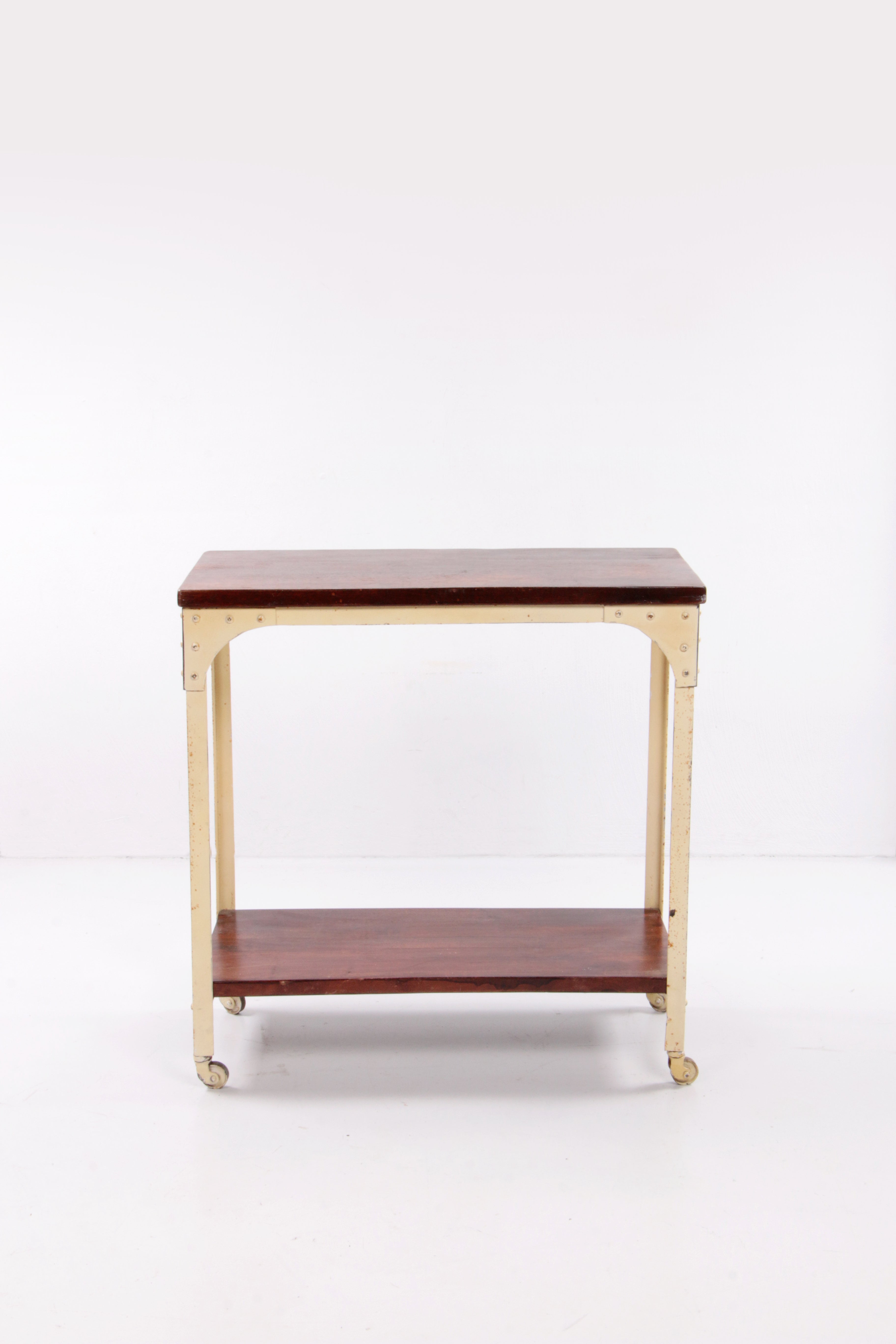 Industriele robuuste sidetable van hout en metaal,1970 Engeland