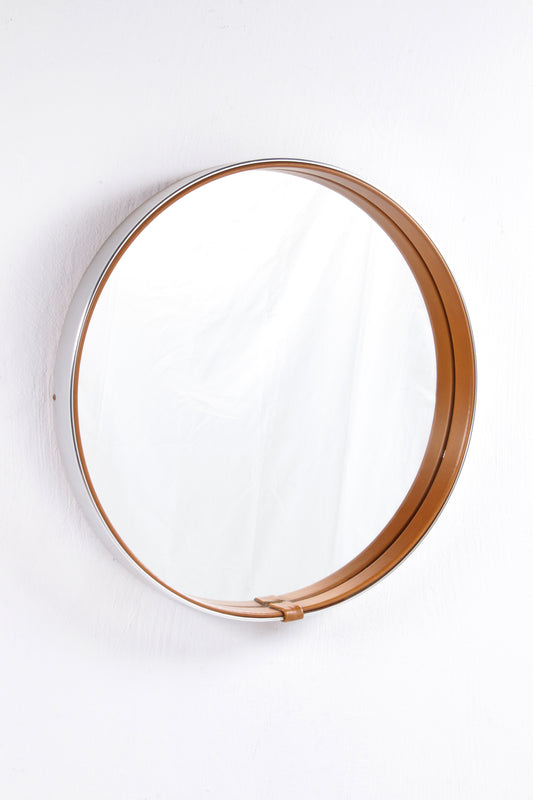 Ronde spiegel met leer bekleed en chrome gemaakt in de jaren70,frankrijk.