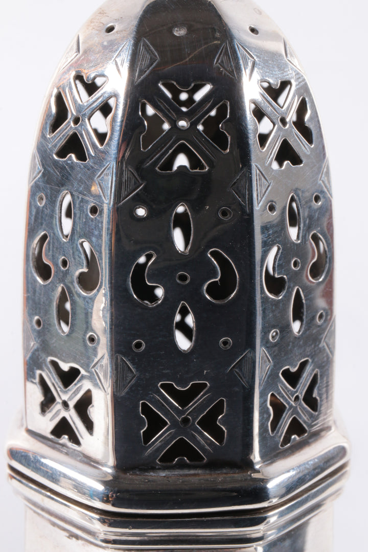 Engels 1ste gehalte poedersuikerstrooier van zilver,1925