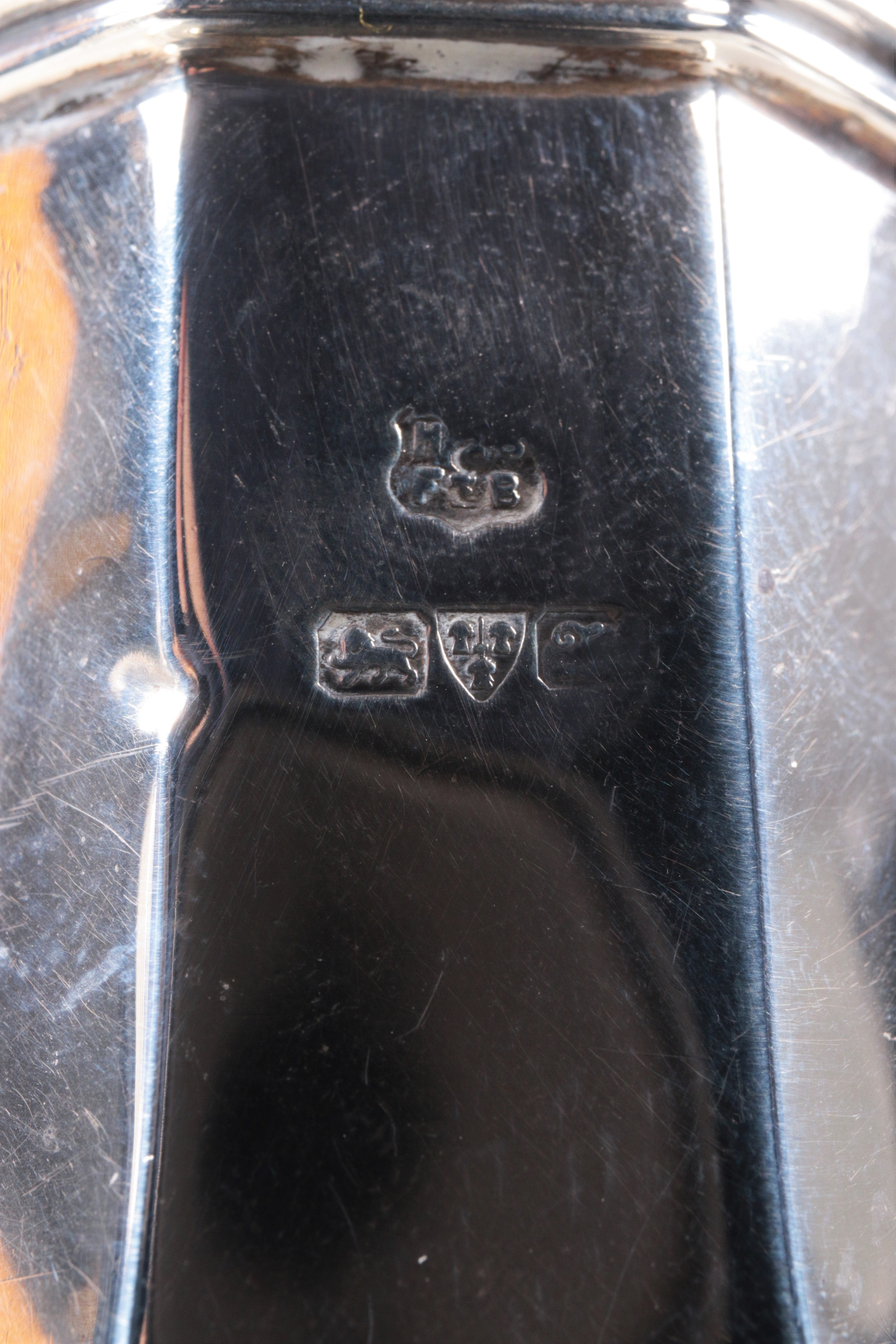 Engels 1ste gehalte poedersuikerstrooier van zilver,1925