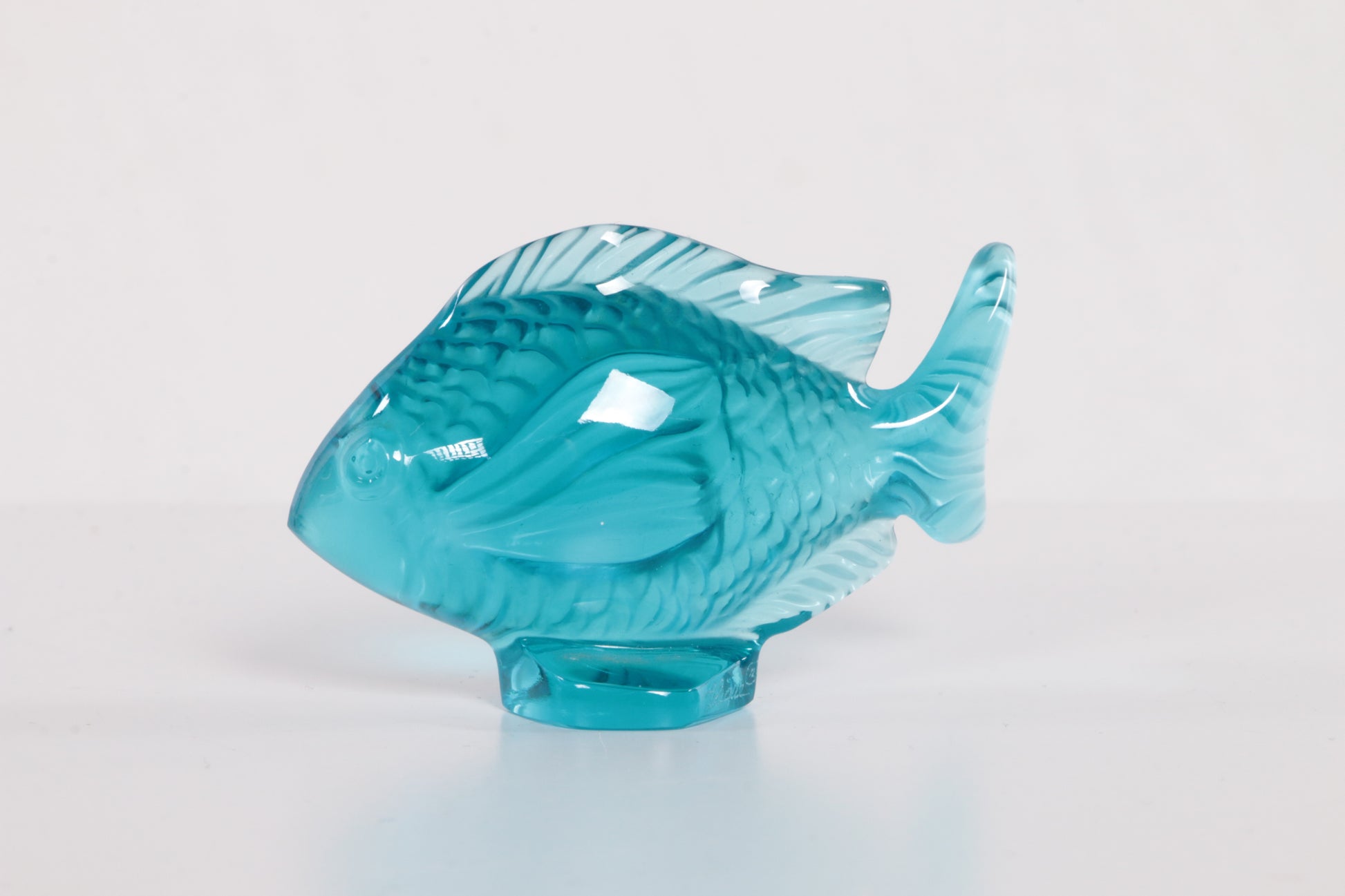 Prachtige LALIQUE Crystal France licht blauwe  Juffer vis,