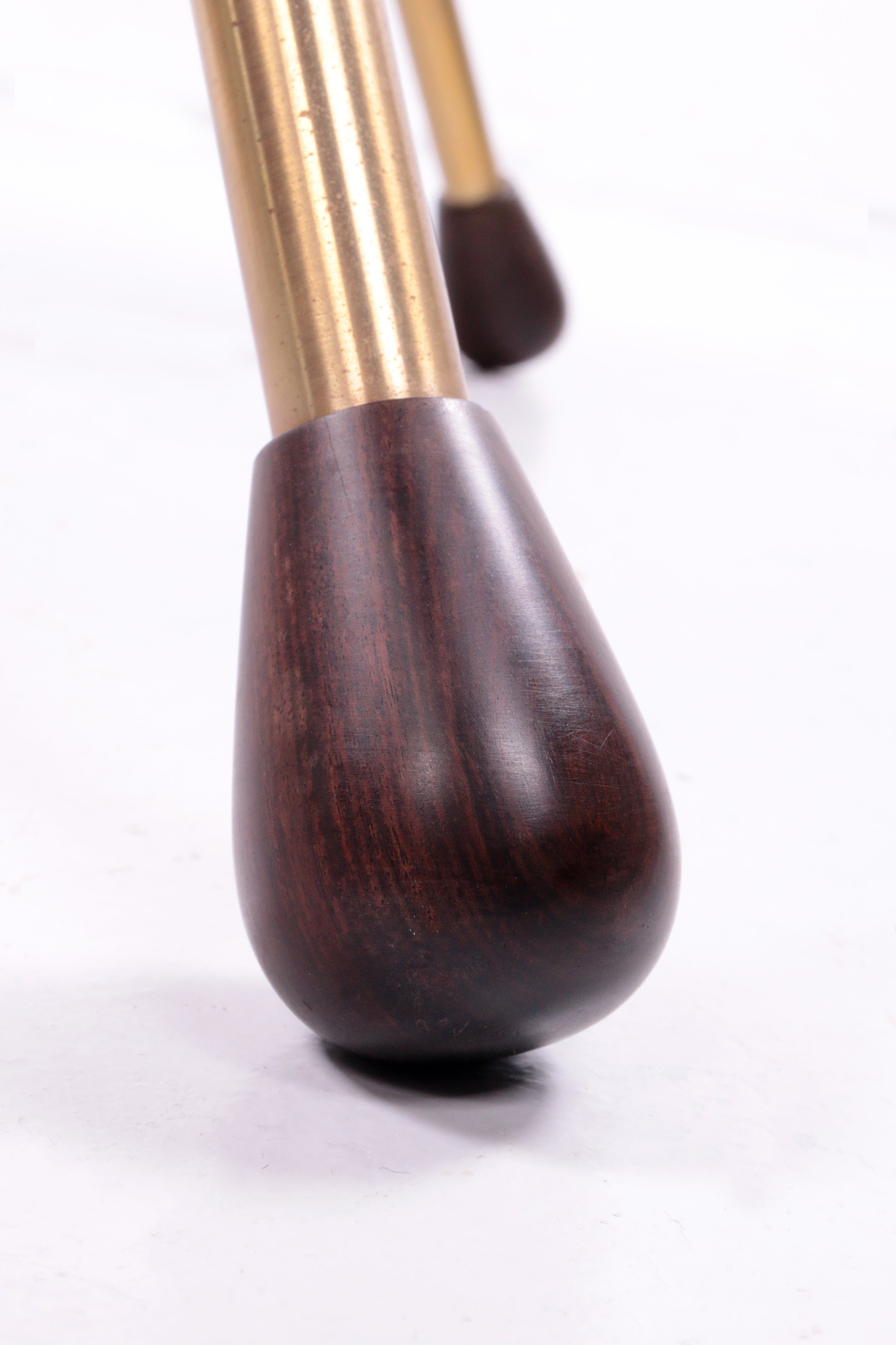 Carl Aubock Design Salontafel notenhout met koperen poten,jaren50 Oostenrijk.