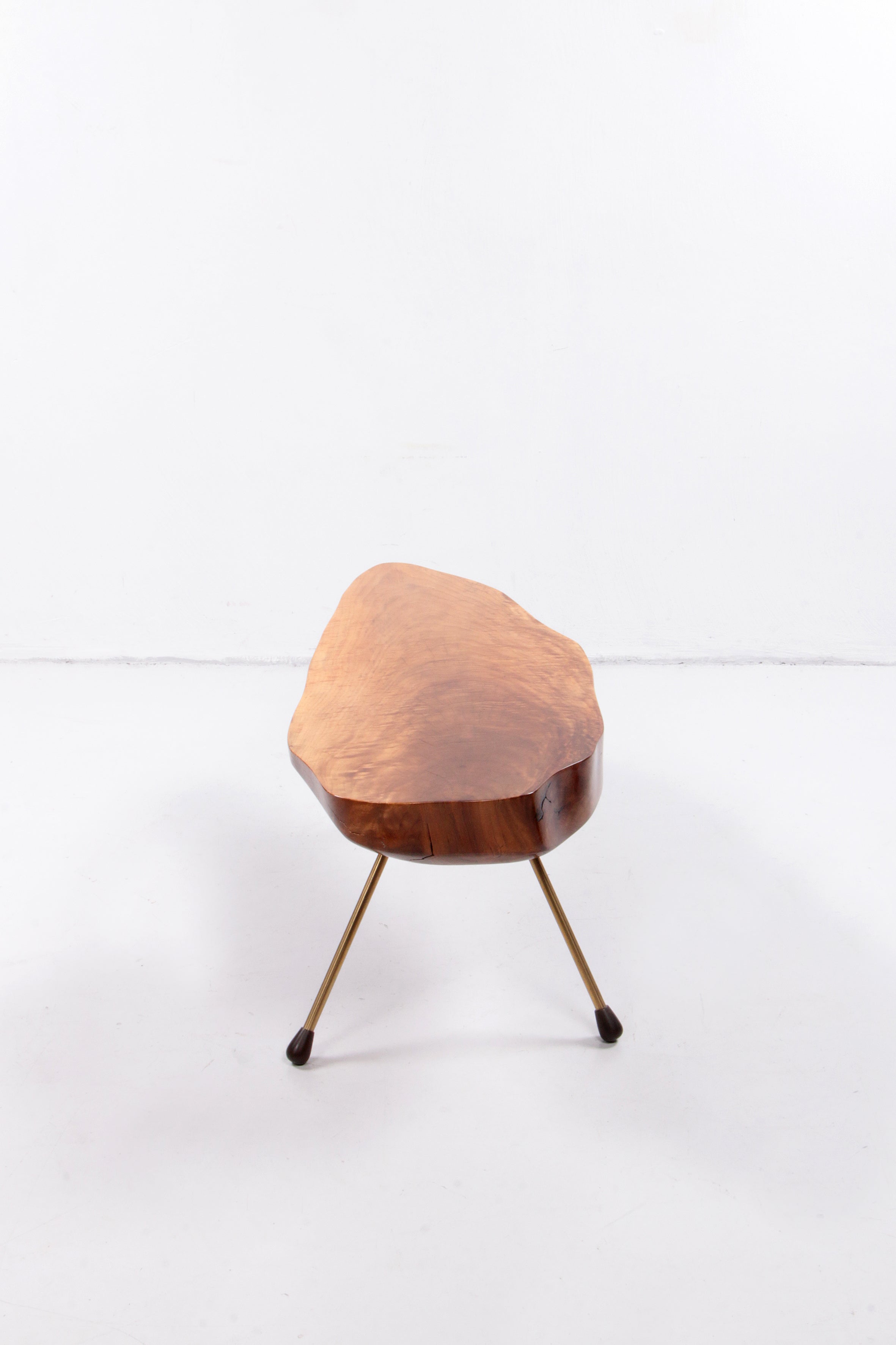 Carl Aubock Design Salontafel notenhout met koperen poten,jaren50 Oostenrijk.