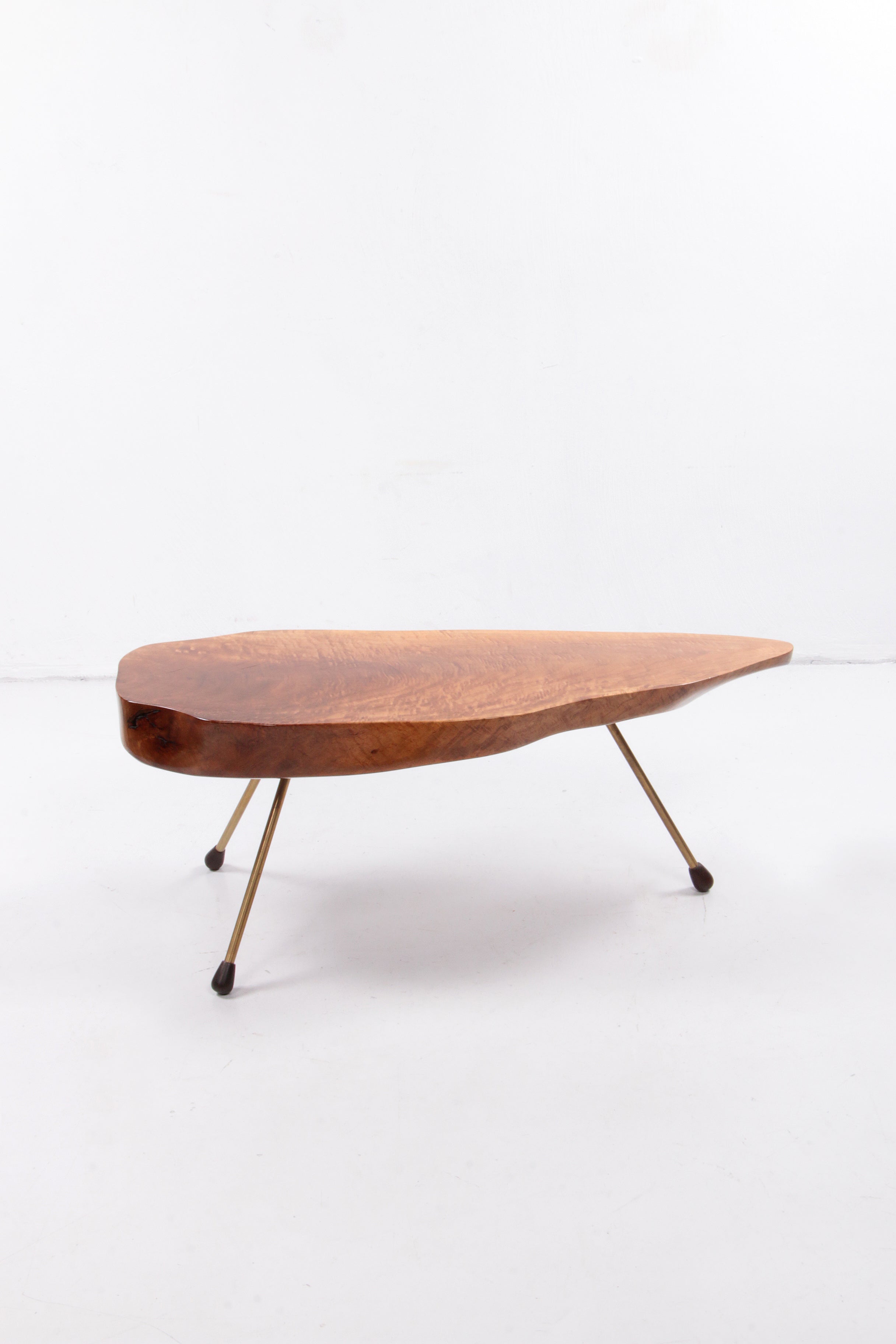 Carl Aubock Design Salontafel notenhout met koperen poten,jaren50 Oostenrijk.