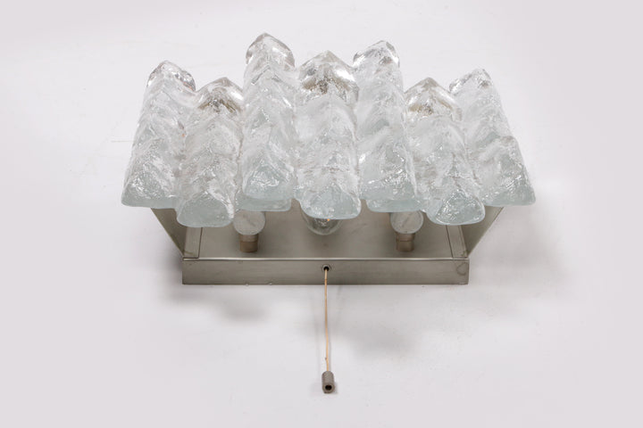 Kristallen ijsglas wandlamp ontwerp van J. T. Kalmar 1960