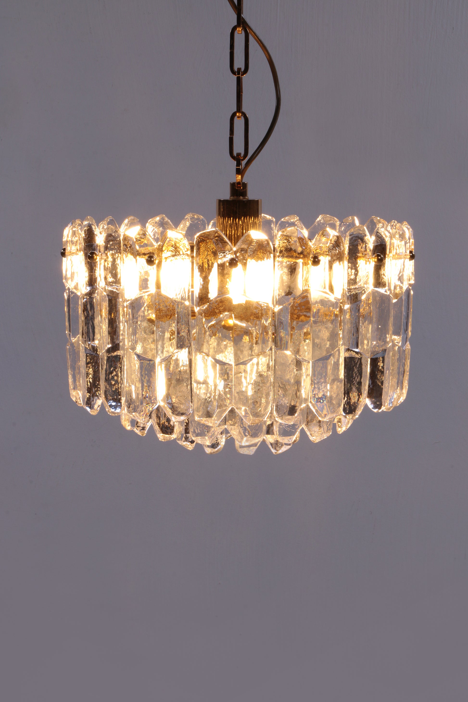 Regency stijl Hanglamp gemaakt van Muranoglas door Kalmar,1960 oostenrijk