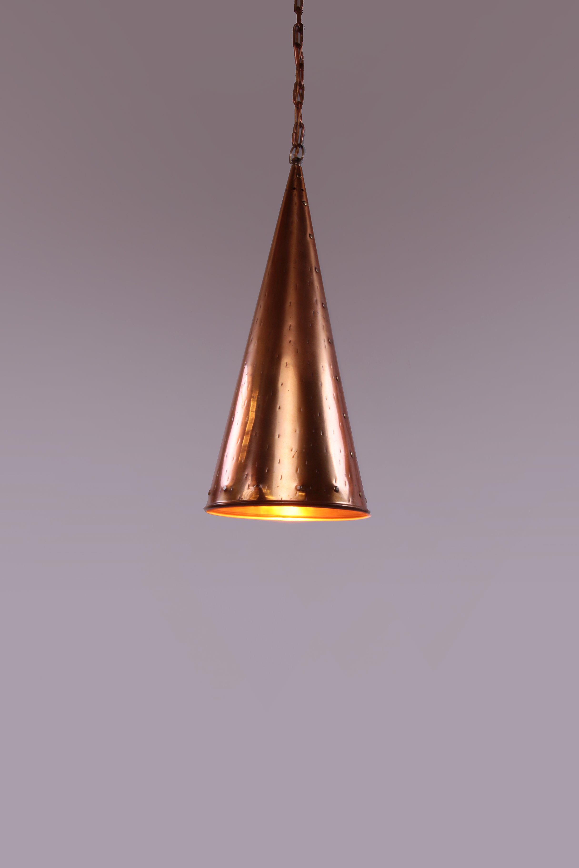 Deense met de hand gehamerde koperen hanglamp van E.S Horn Aalestrup, jaren 50