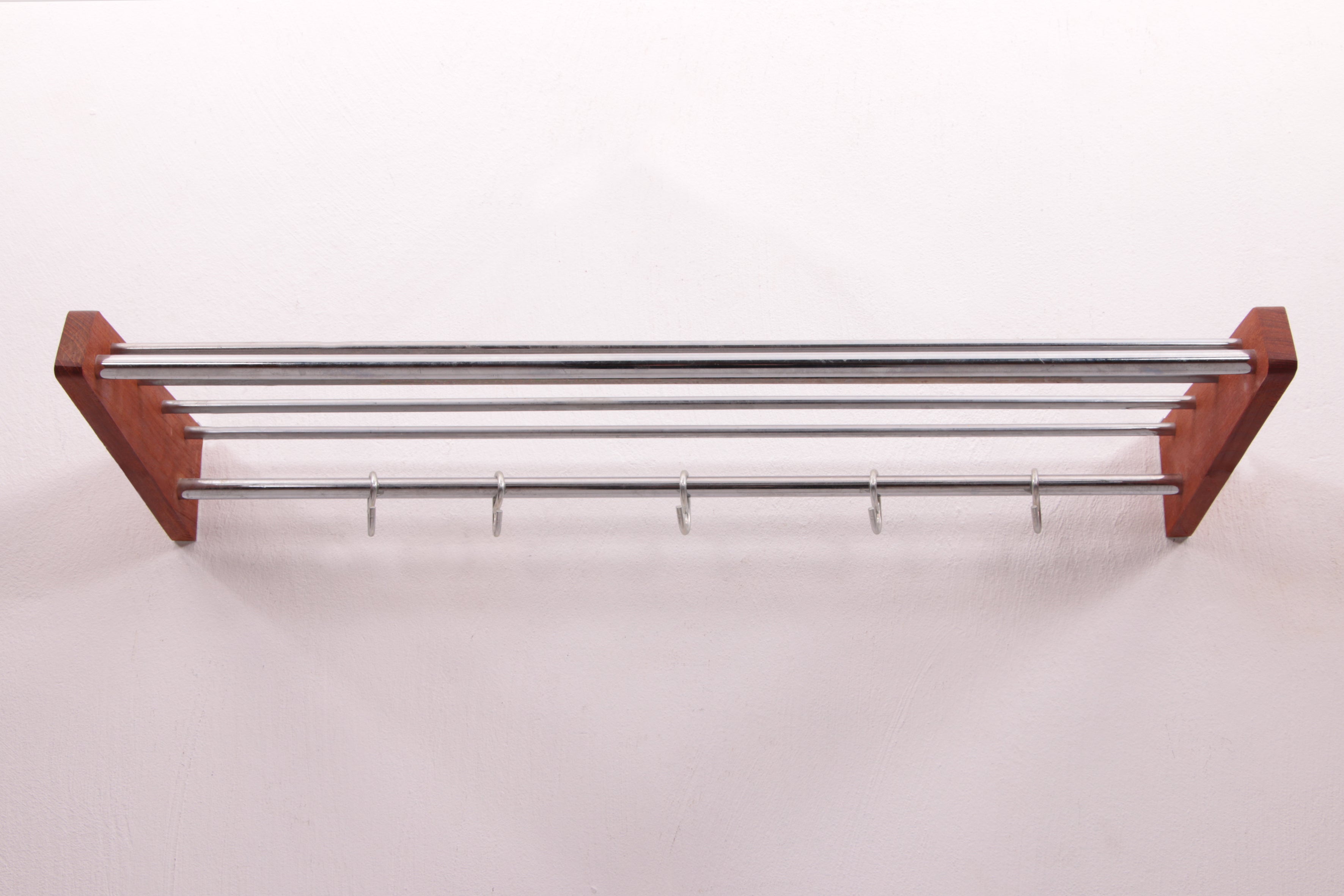 Deens Design Teakhouten Wand kapstok met chrome haken,60s.