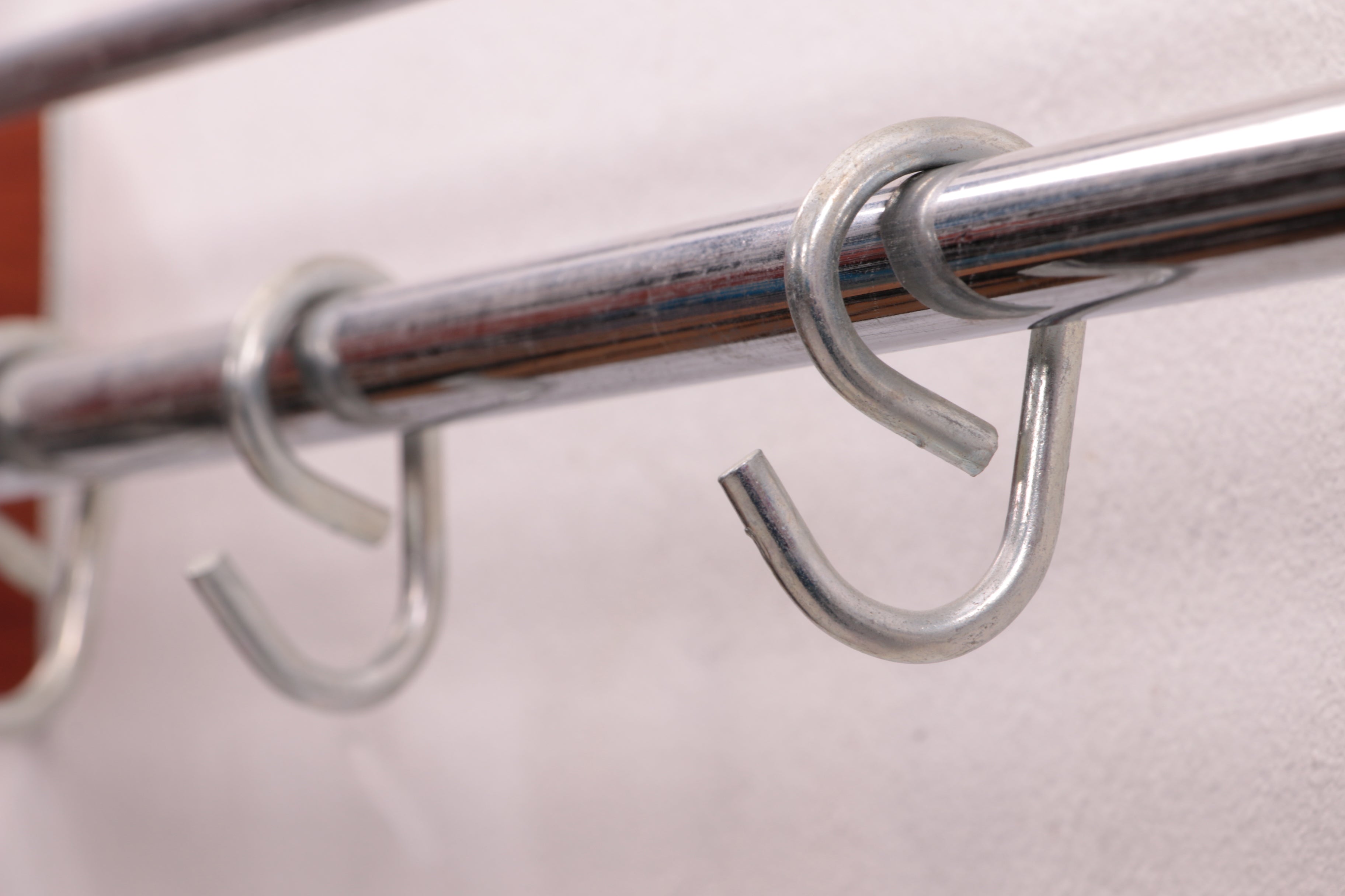 Deens Design Teakhouten Wand kapstok met chrome haken,60s.