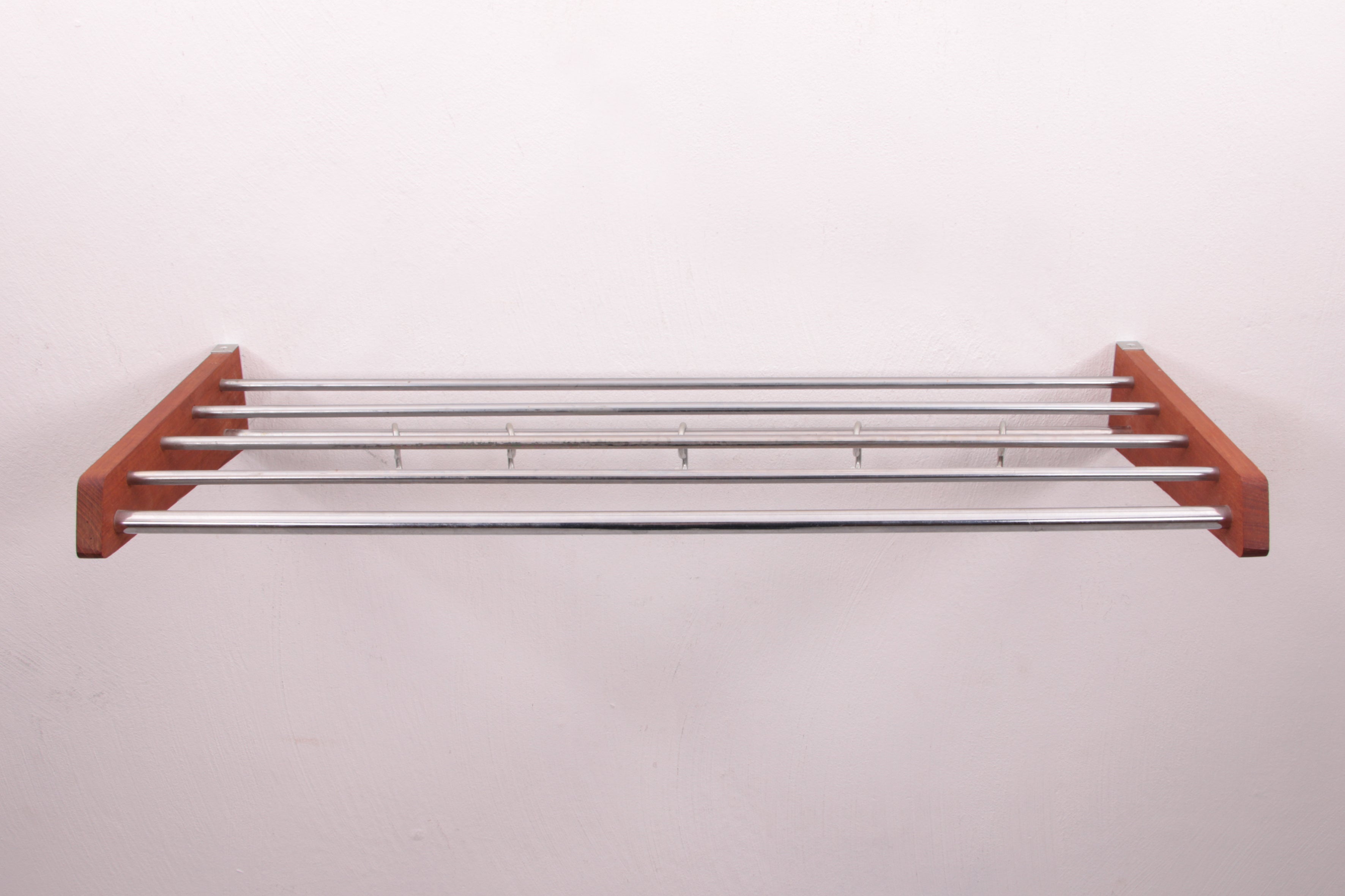 Deens Design Teakhouten Wand kapstok met chrome haken,60s.