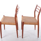 Set van twee Niels Moller stoelen model 78 Gemaakt door J.L.Mollers,60 Denemarken. zijkant